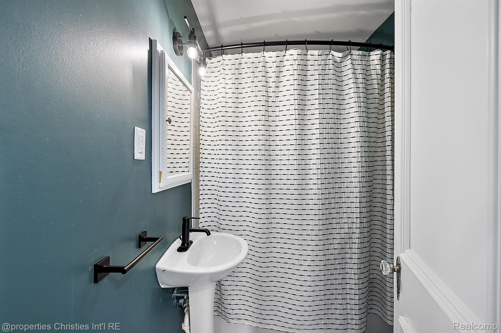 1573 Larkmoor Boulevard