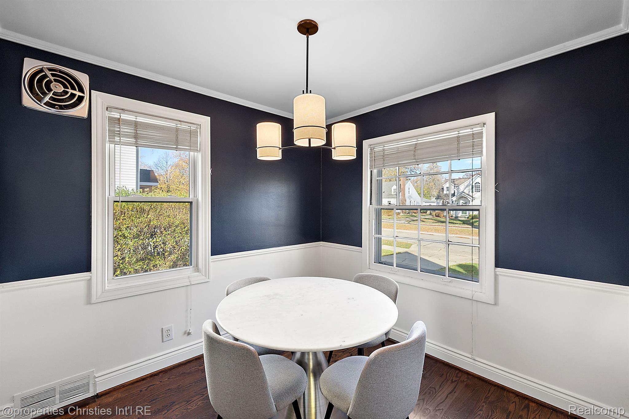 1573 Larkmoor Boulevard