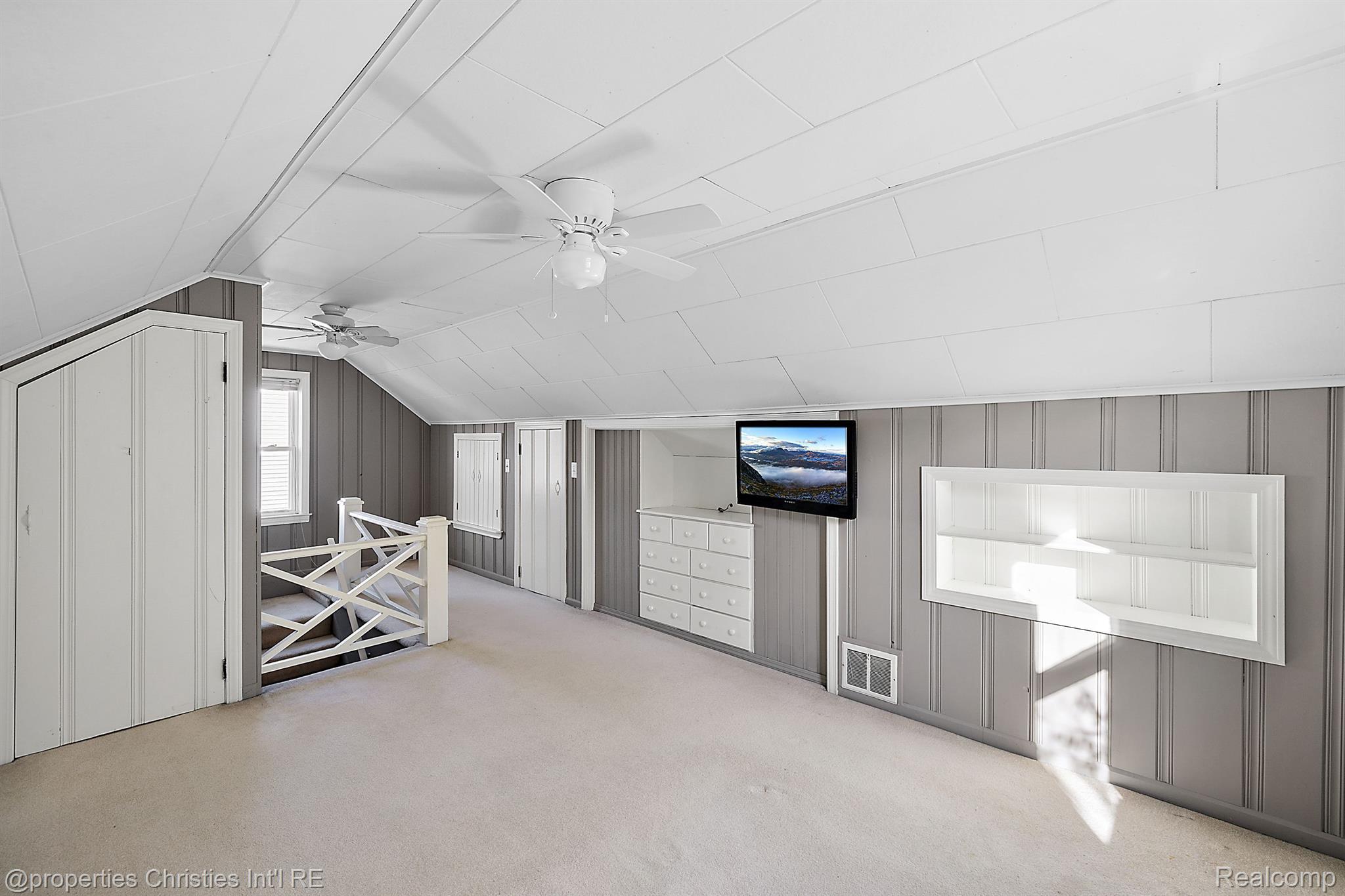 1573 Larkmoor Boulevard