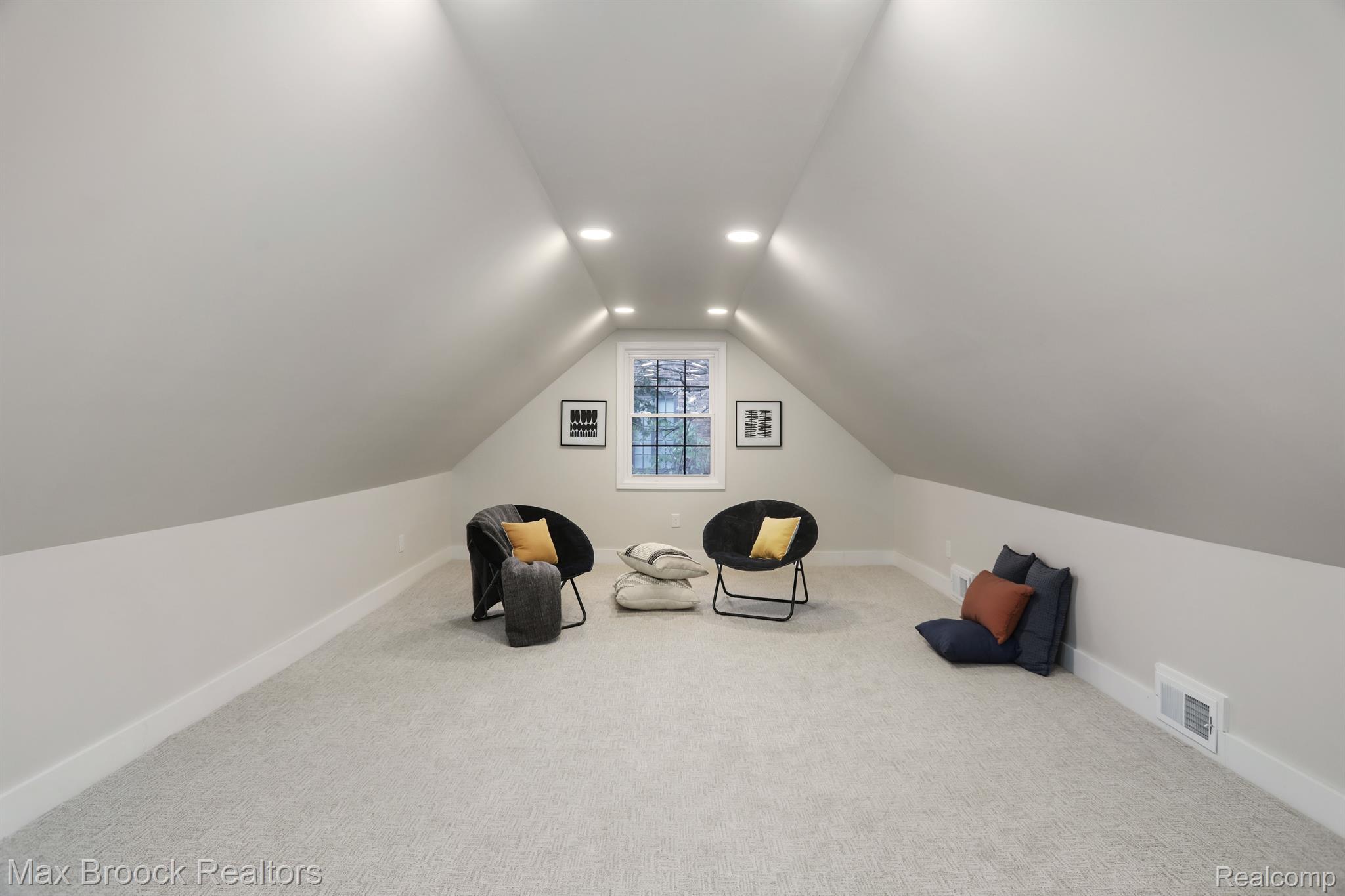 10 OAKLAND PARK Boulevard