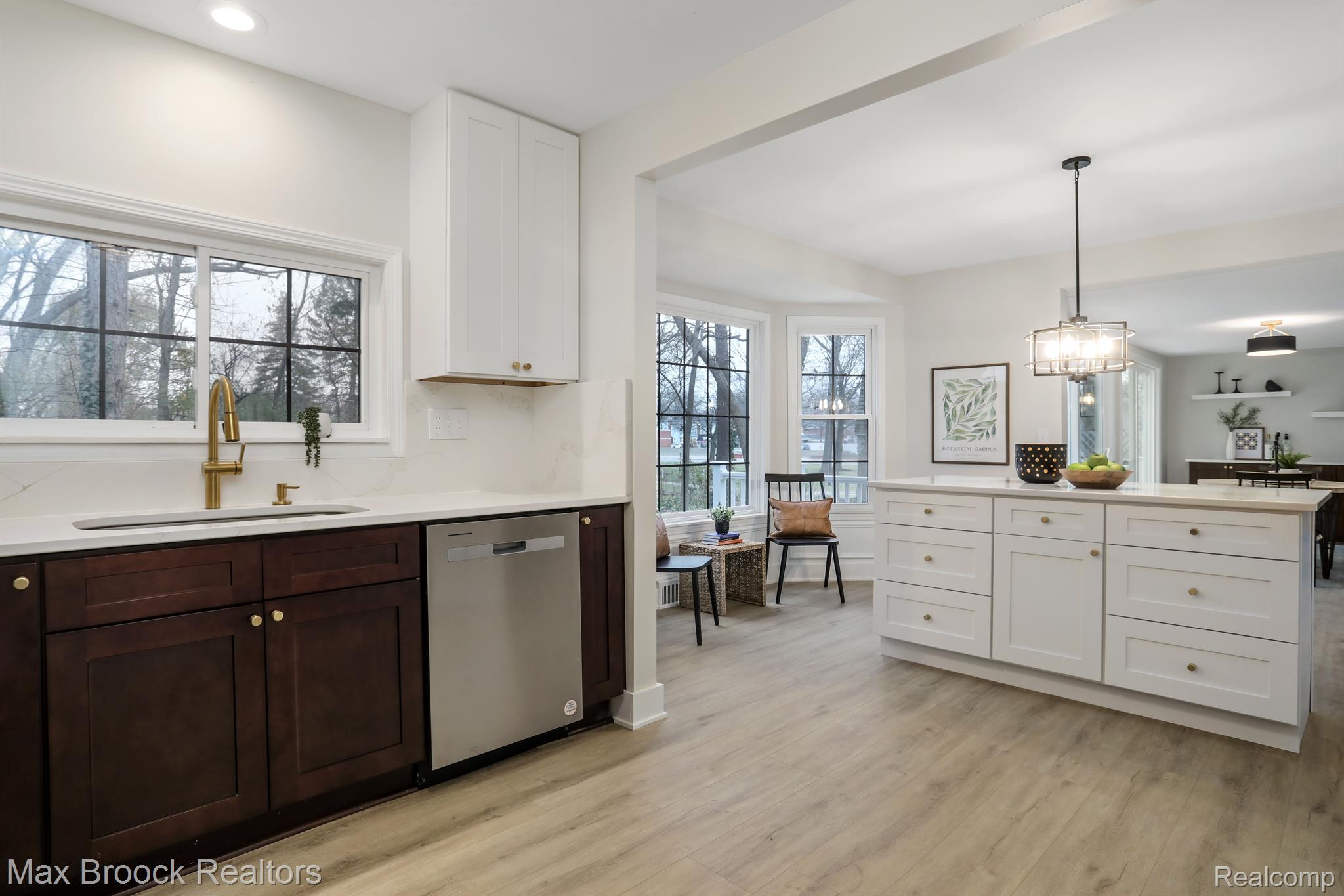 10 OAKLAND PARK Boulevard