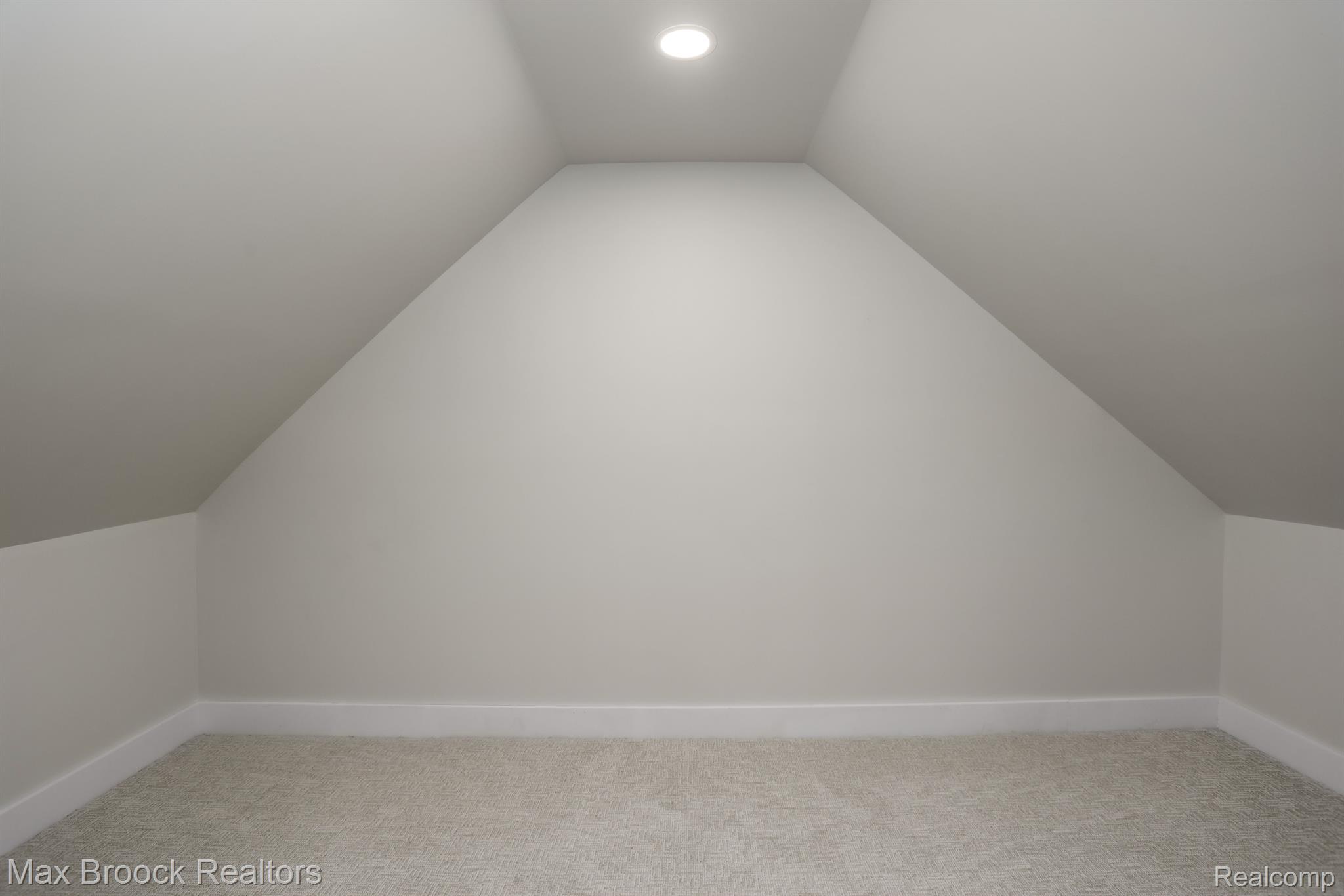 10 OAKLAND PARK Boulevard