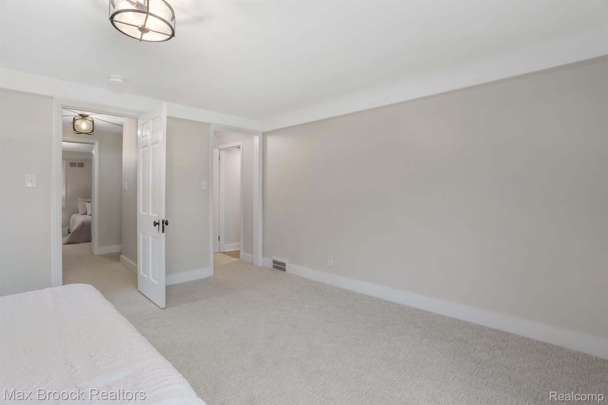 10 OAKLAND PARK Boulevard