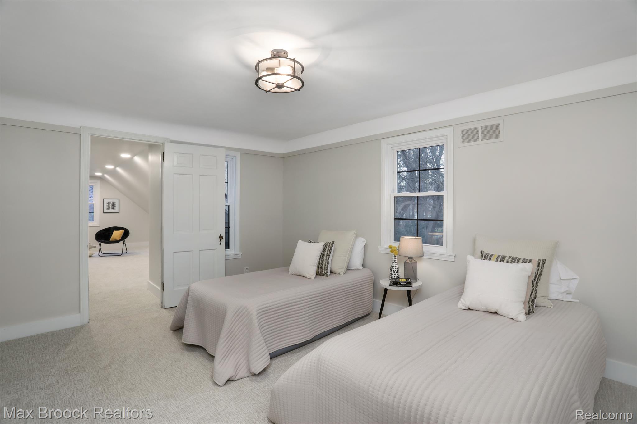 10 OAKLAND PARK Boulevard