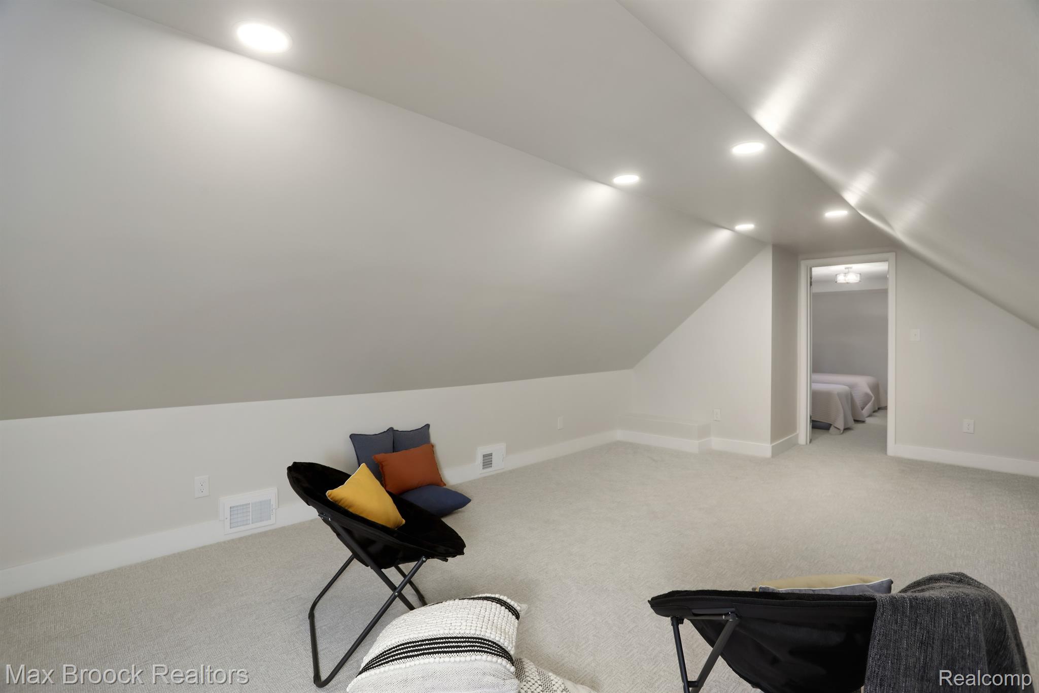 10 OAKLAND PARK Boulevard