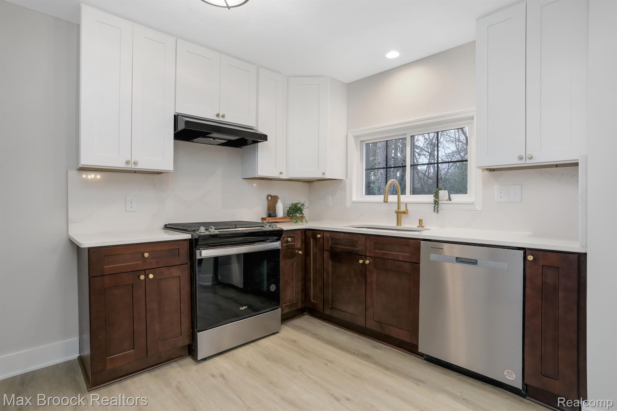 10 OAKLAND PARK Boulevard