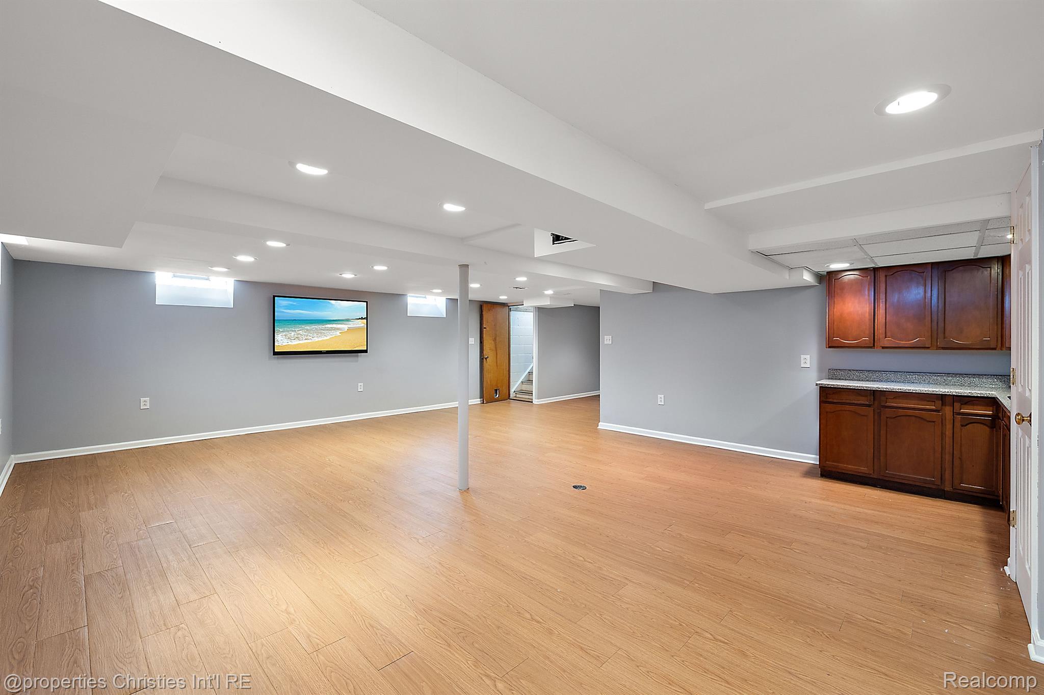 30500 Fairfax Street