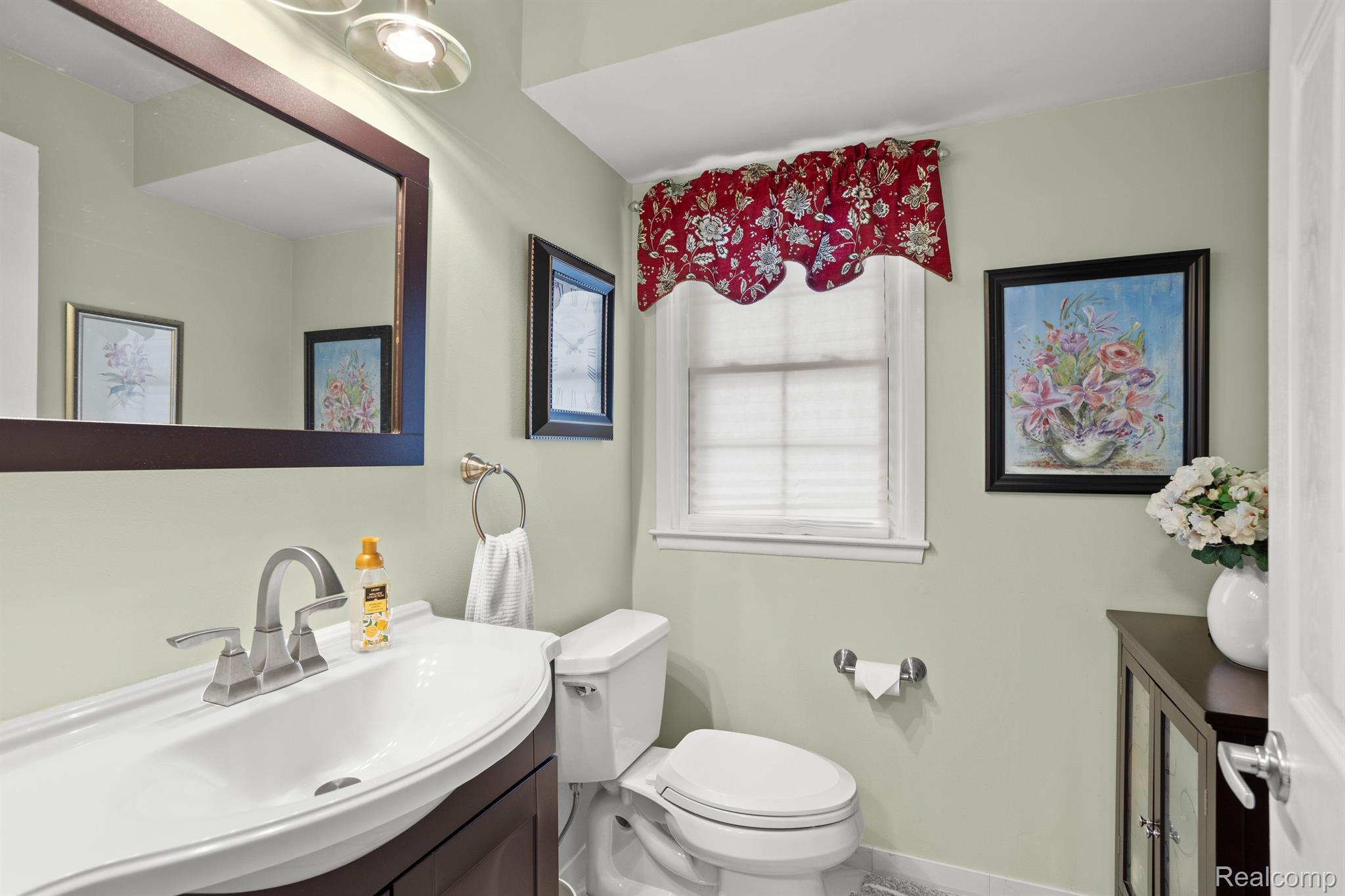 5551 NORTHCOTE