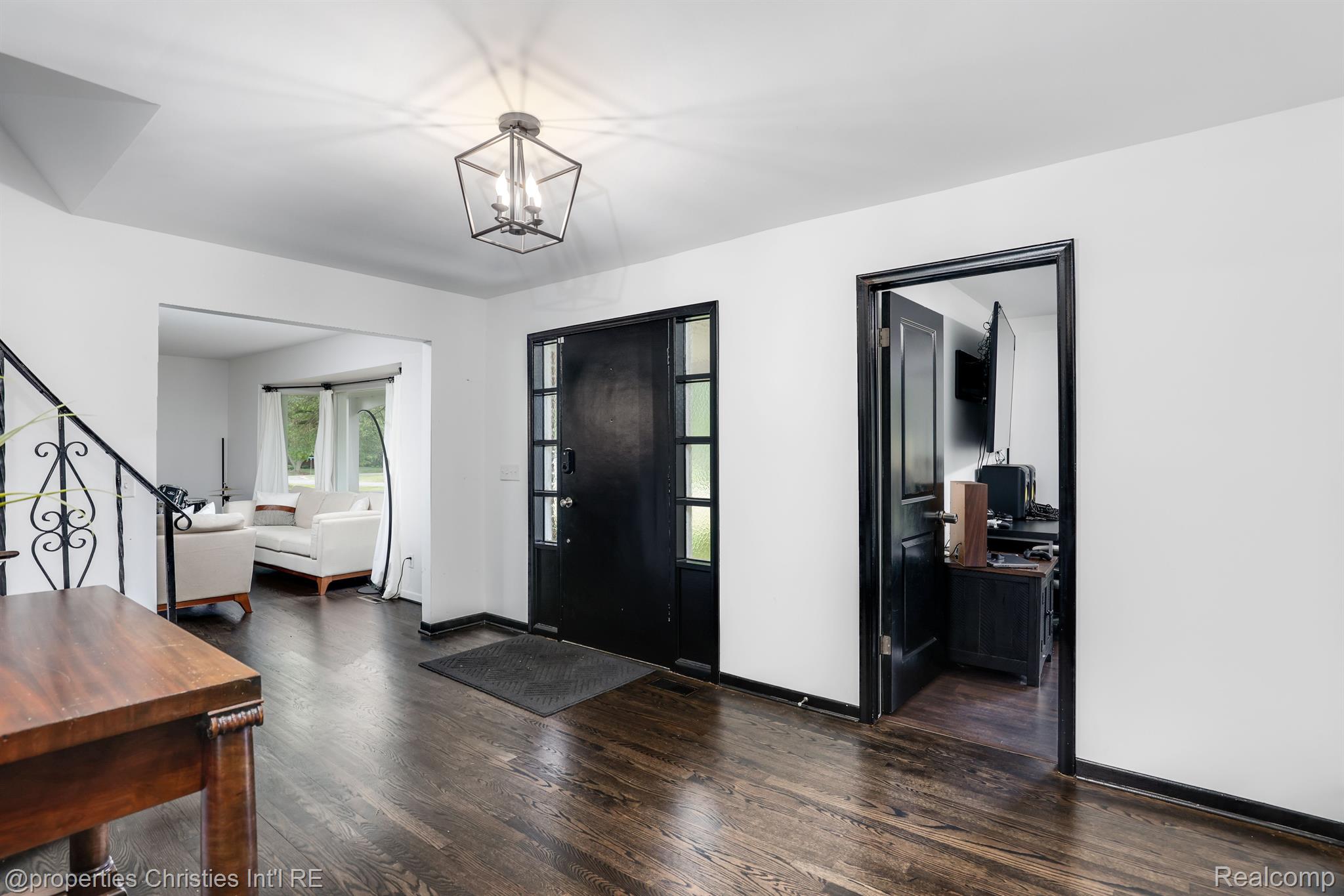 13311 Drury Lane