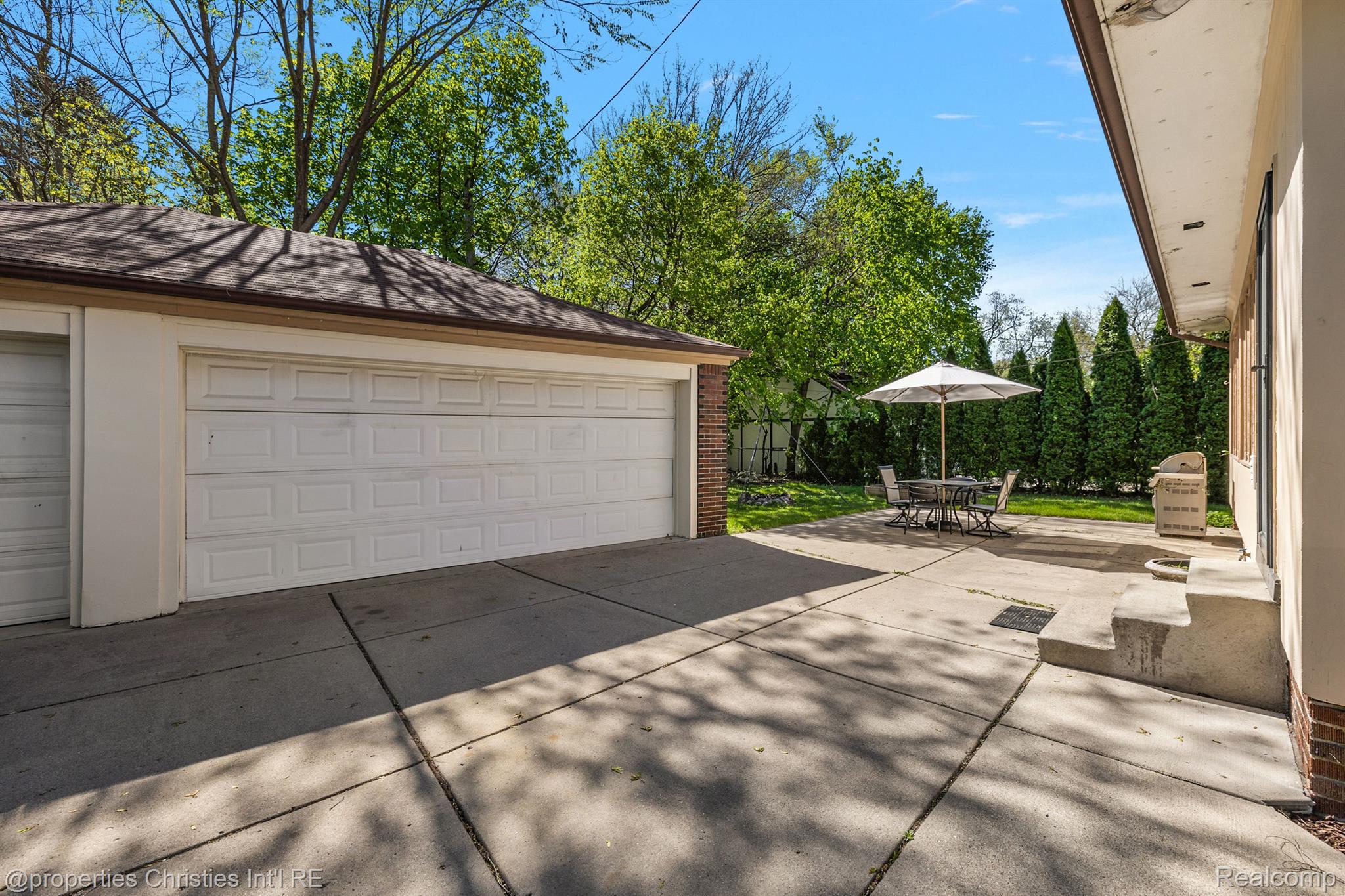 19344 Strathcona Drive