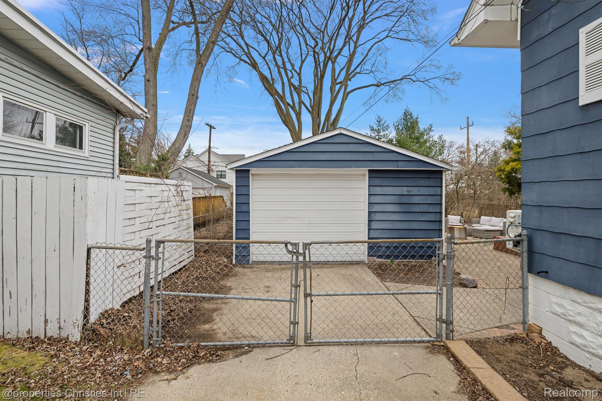 702 S Vermont Avenue