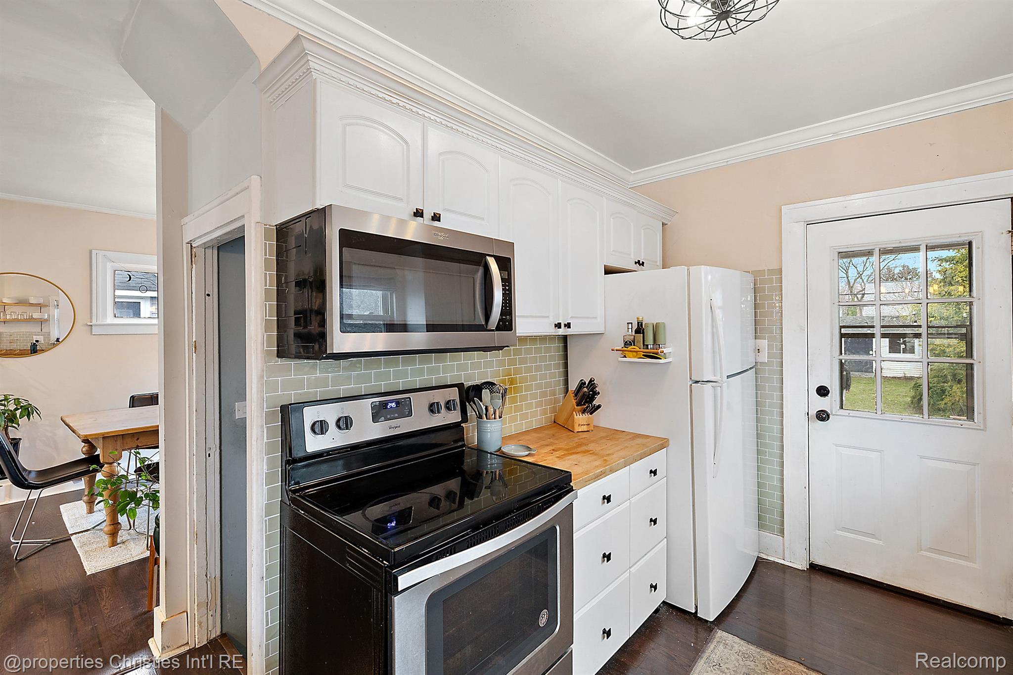 702 S Vermont Avenue