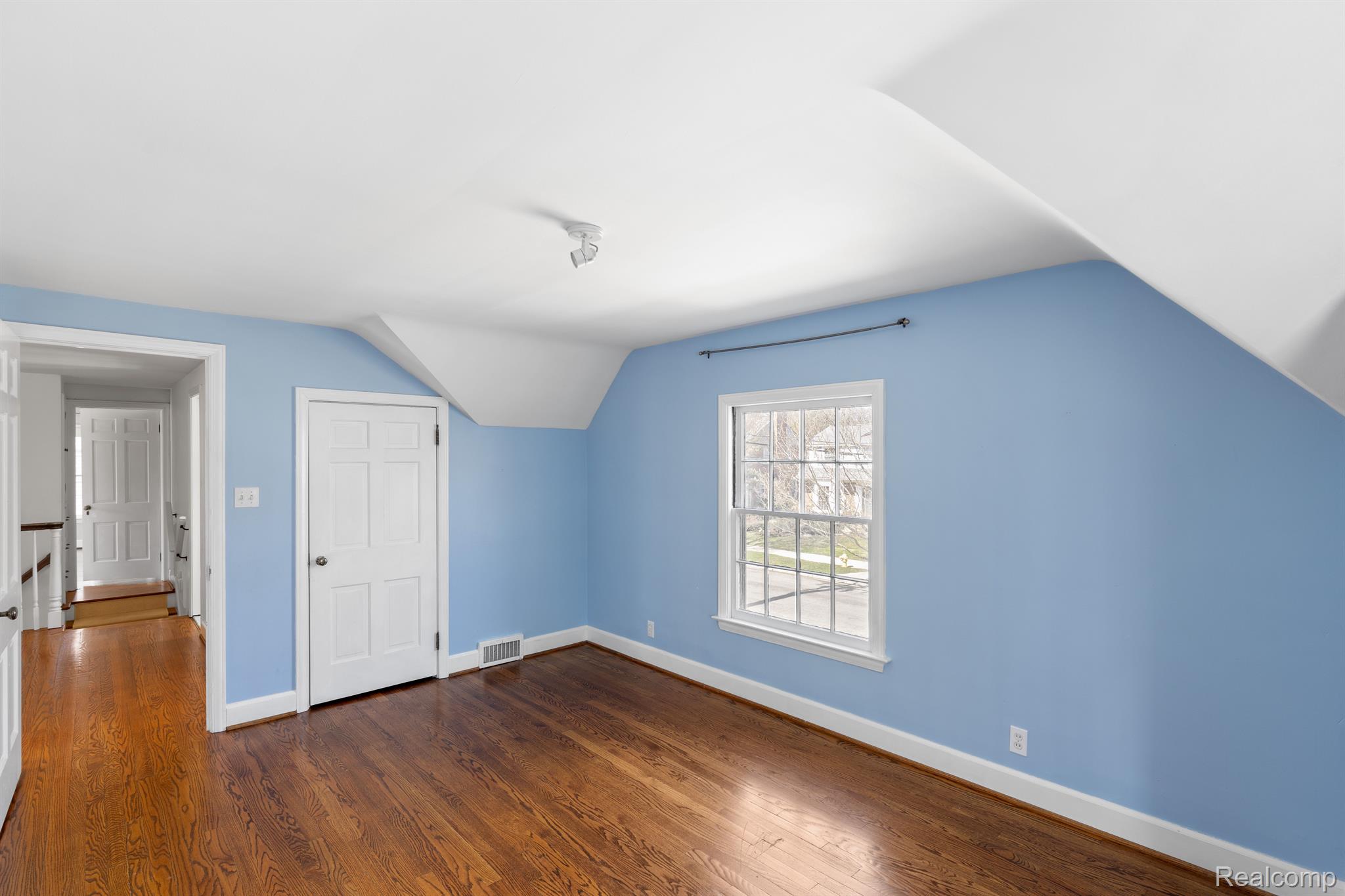 1721 Winthrop Lane