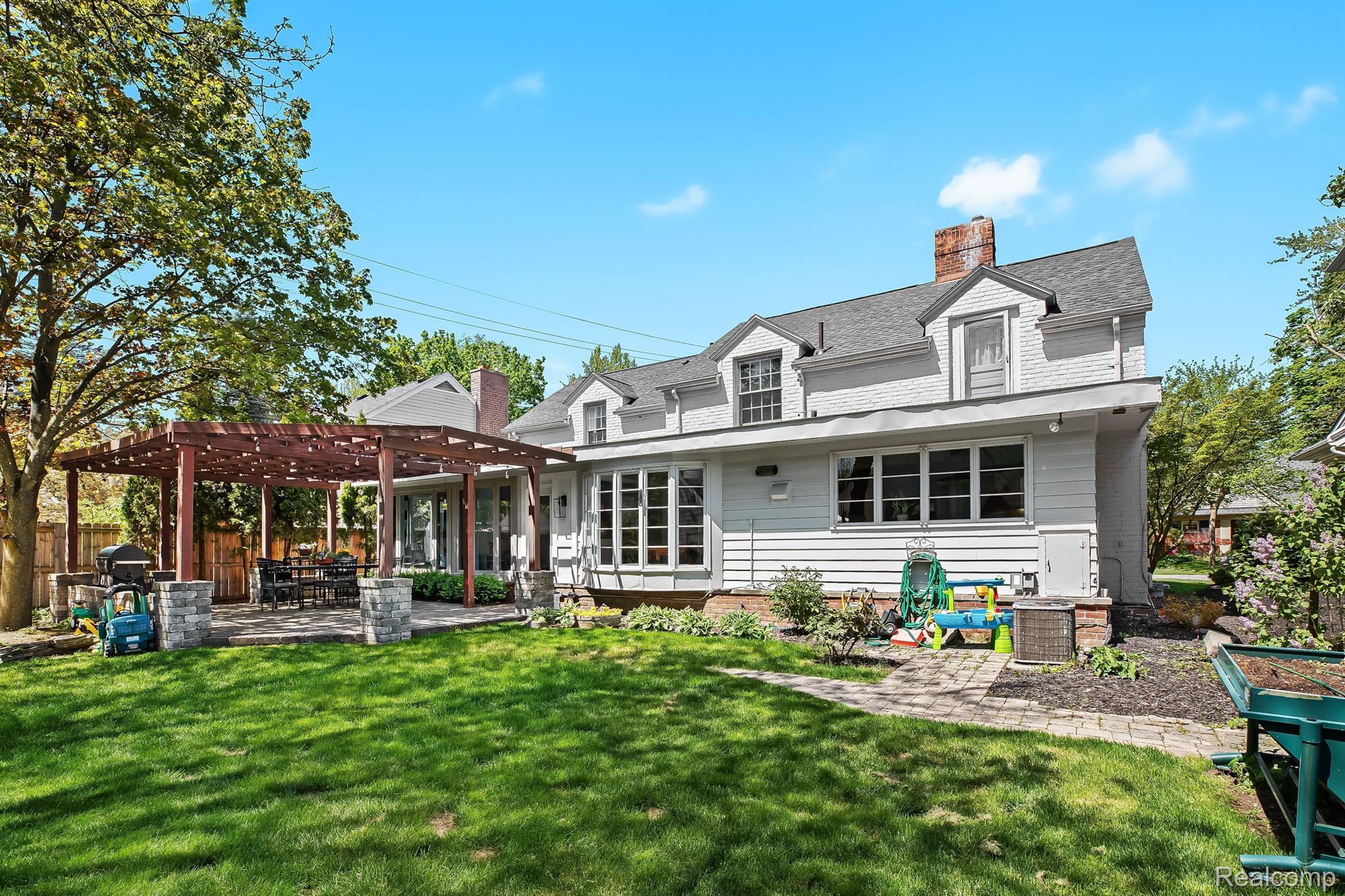 1721 Winthrop Lane
