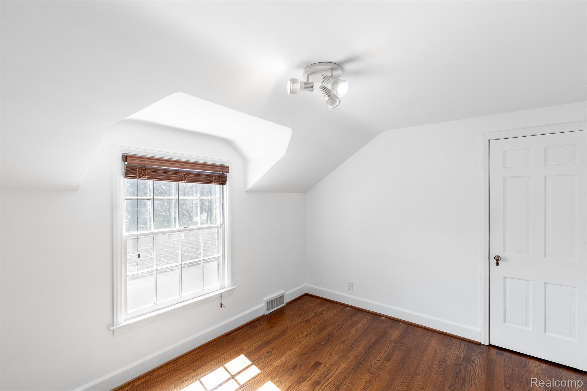 1721 Winthrop Lane