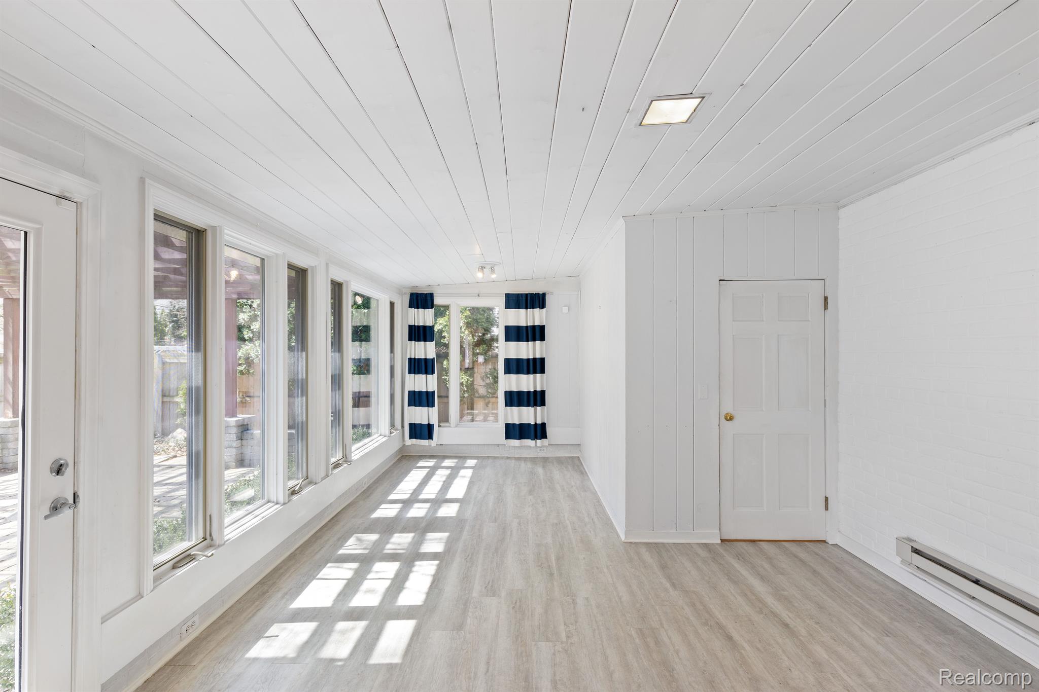 1721 Winthrop Lane