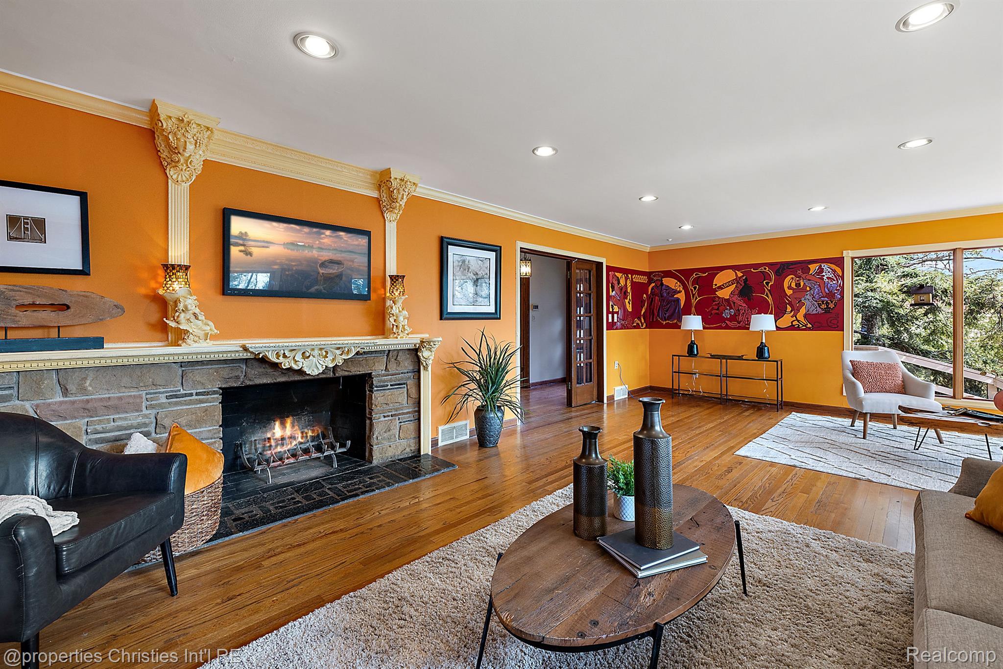 1266 Club Drive