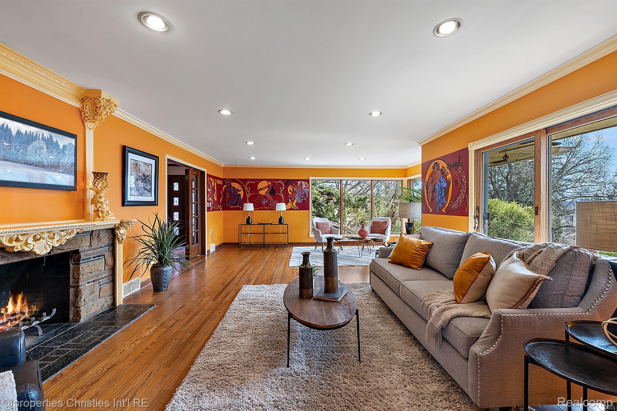 1266 Club Drive