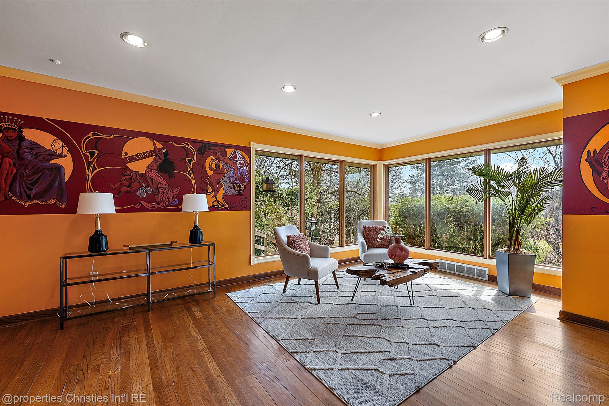 1266 Club Drive