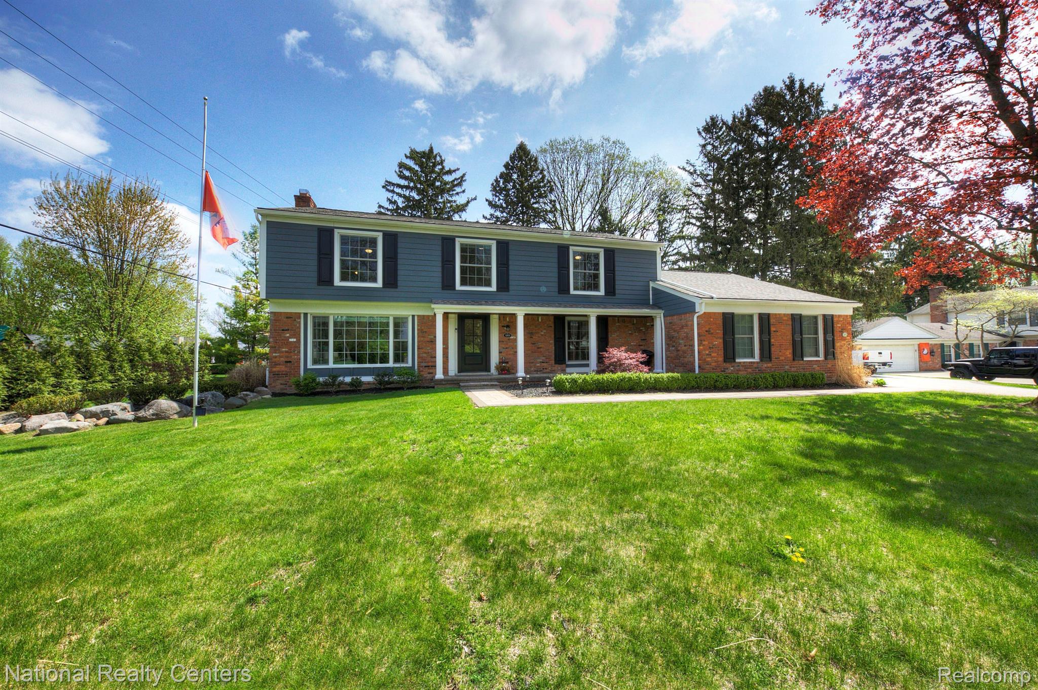 3203 E BRADFORD Drive