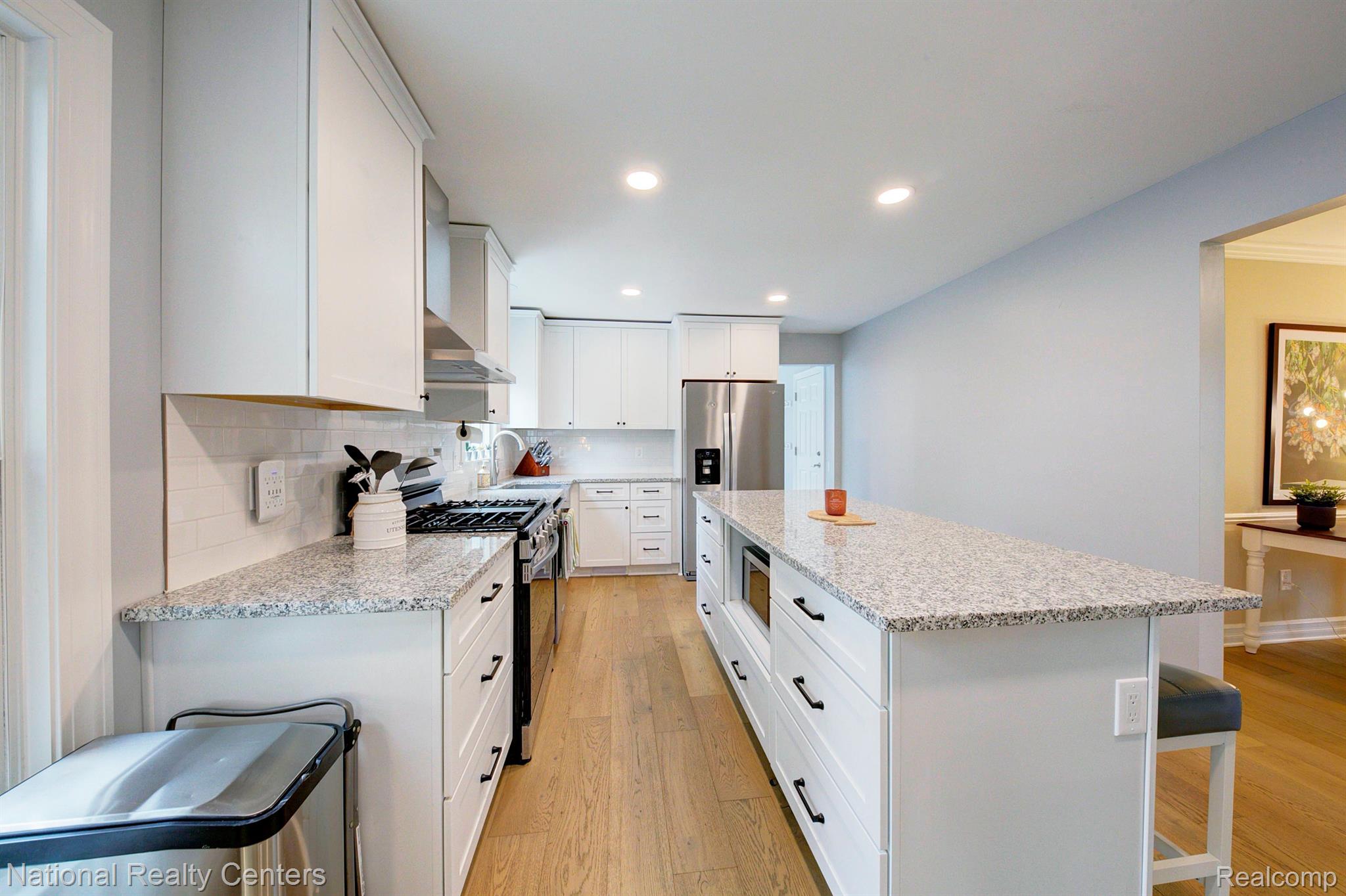 3203 E BRADFORD Drive