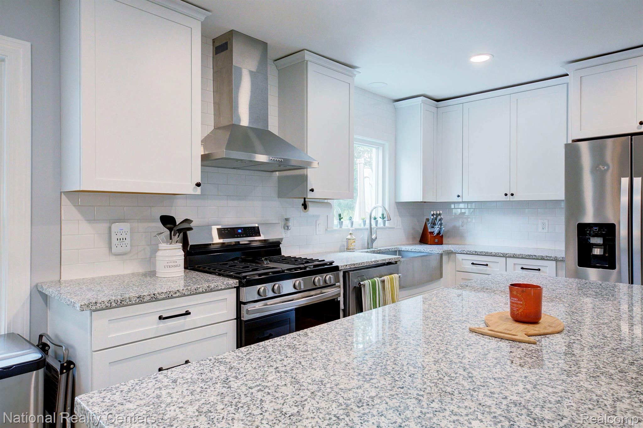 3203 E BRADFORD Drive