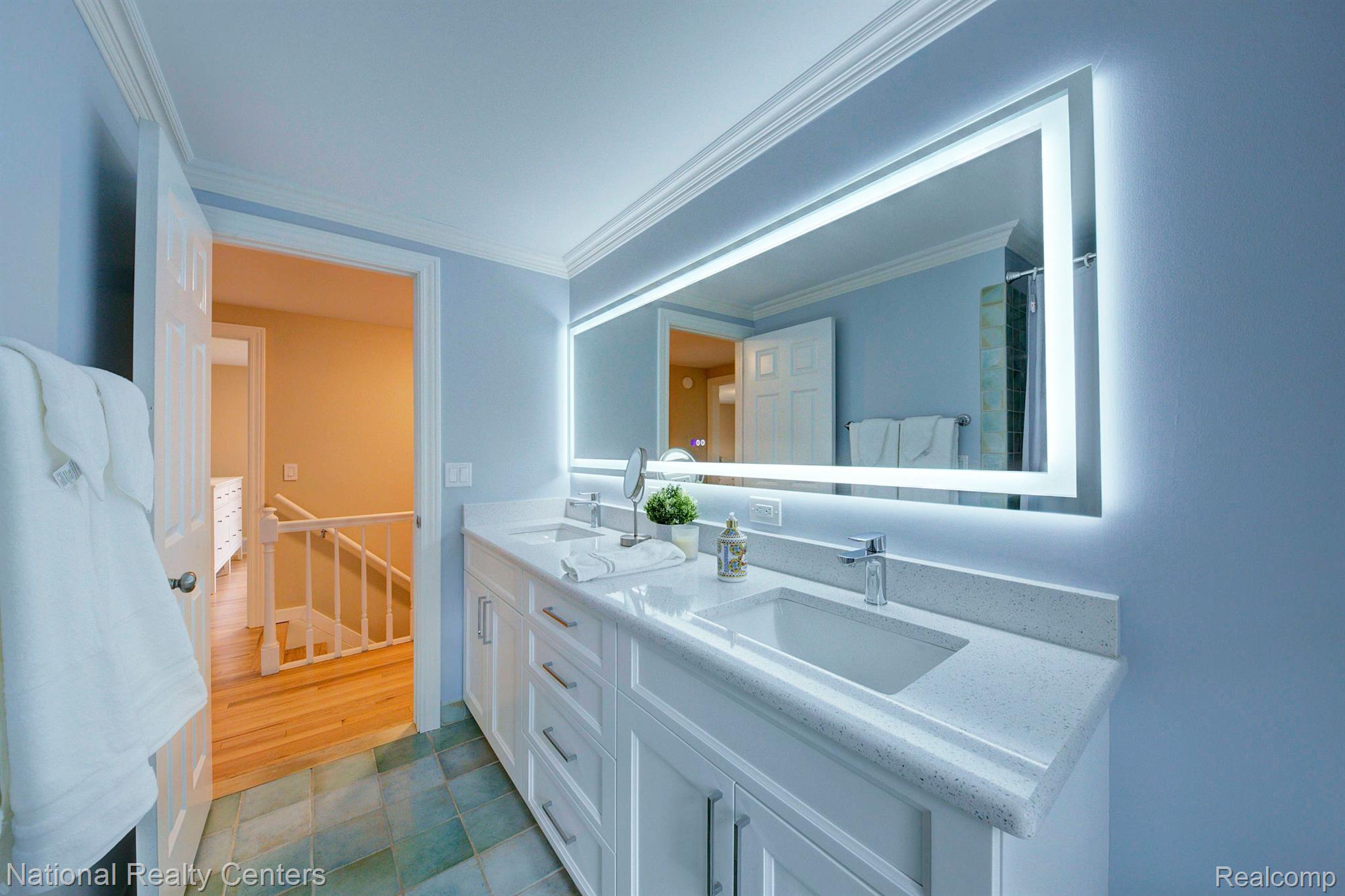 3203 E BRADFORD Drive