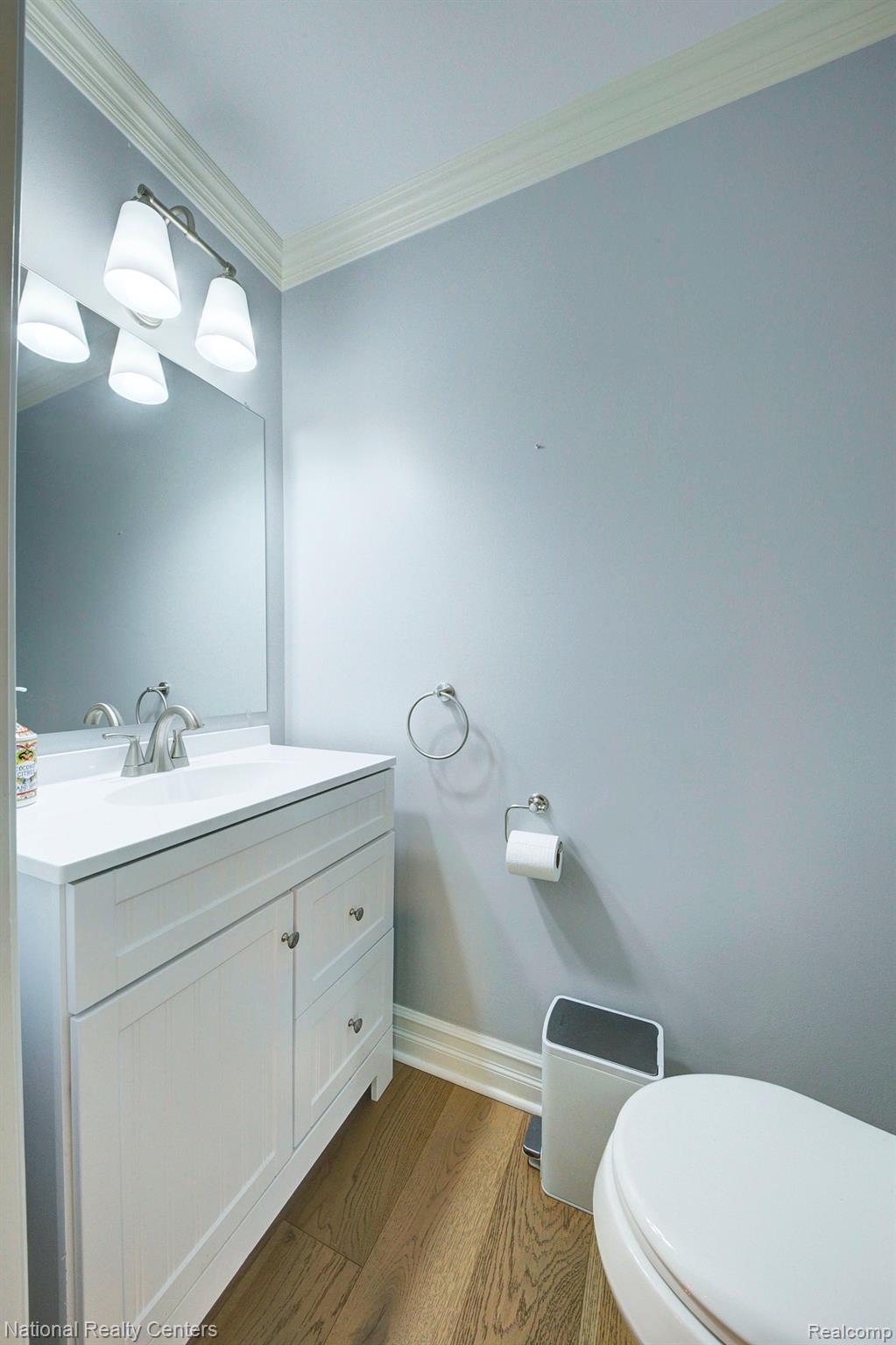 3203 E BRADFORD Drive