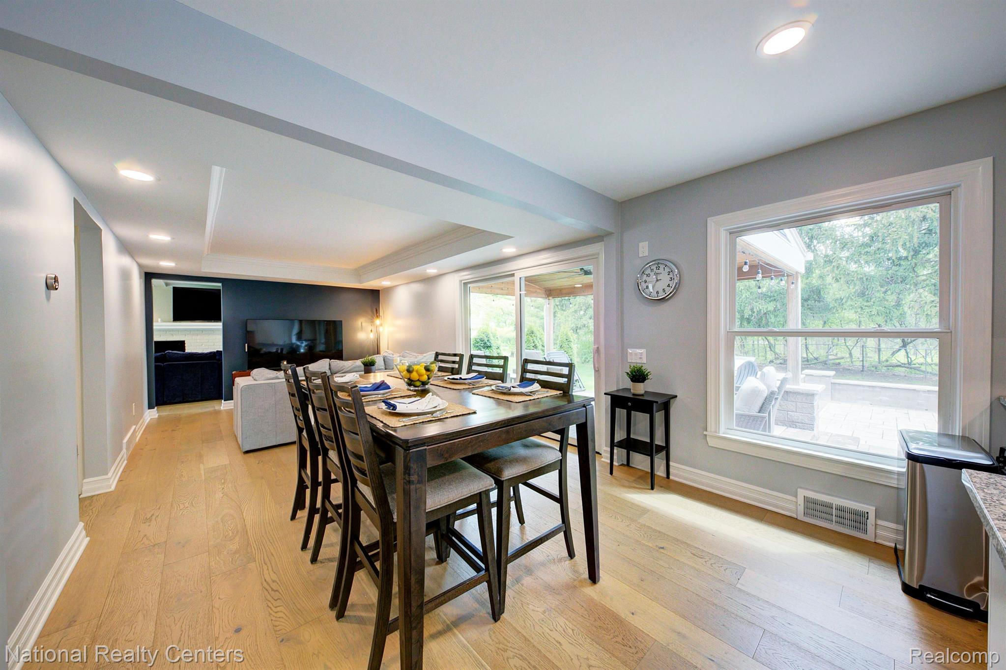 3203 E BRADFORD Drive