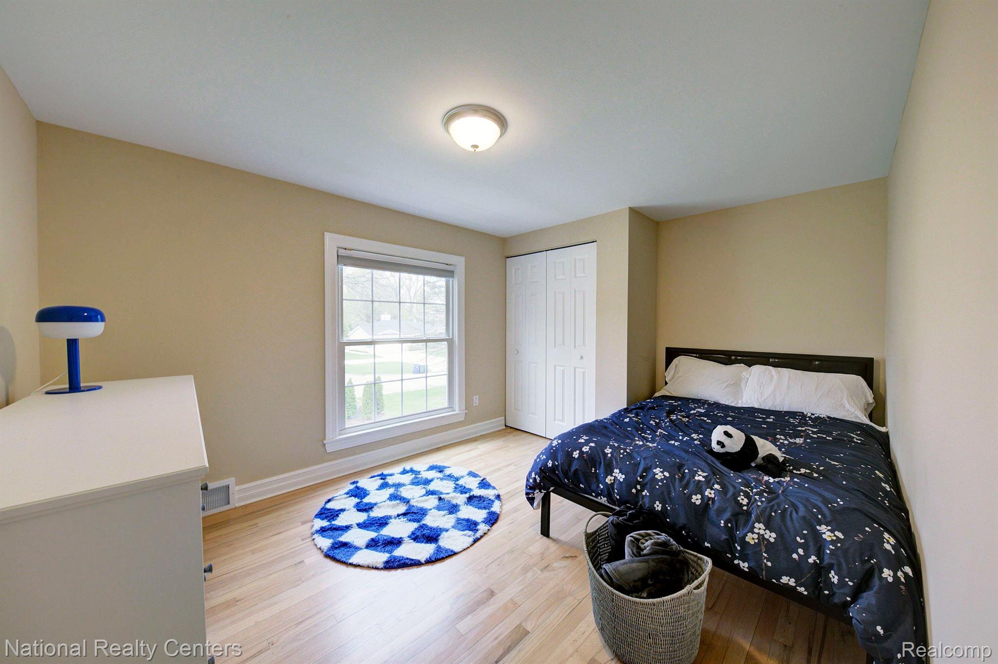 3203 E BRADFORD Drive