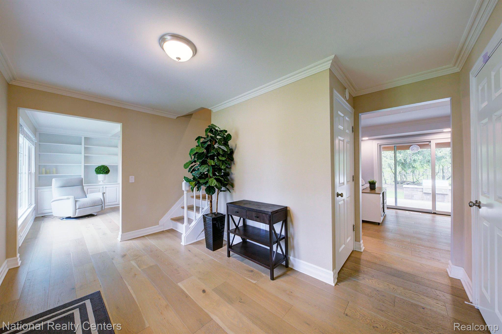 3203 E BRADFORD Drive