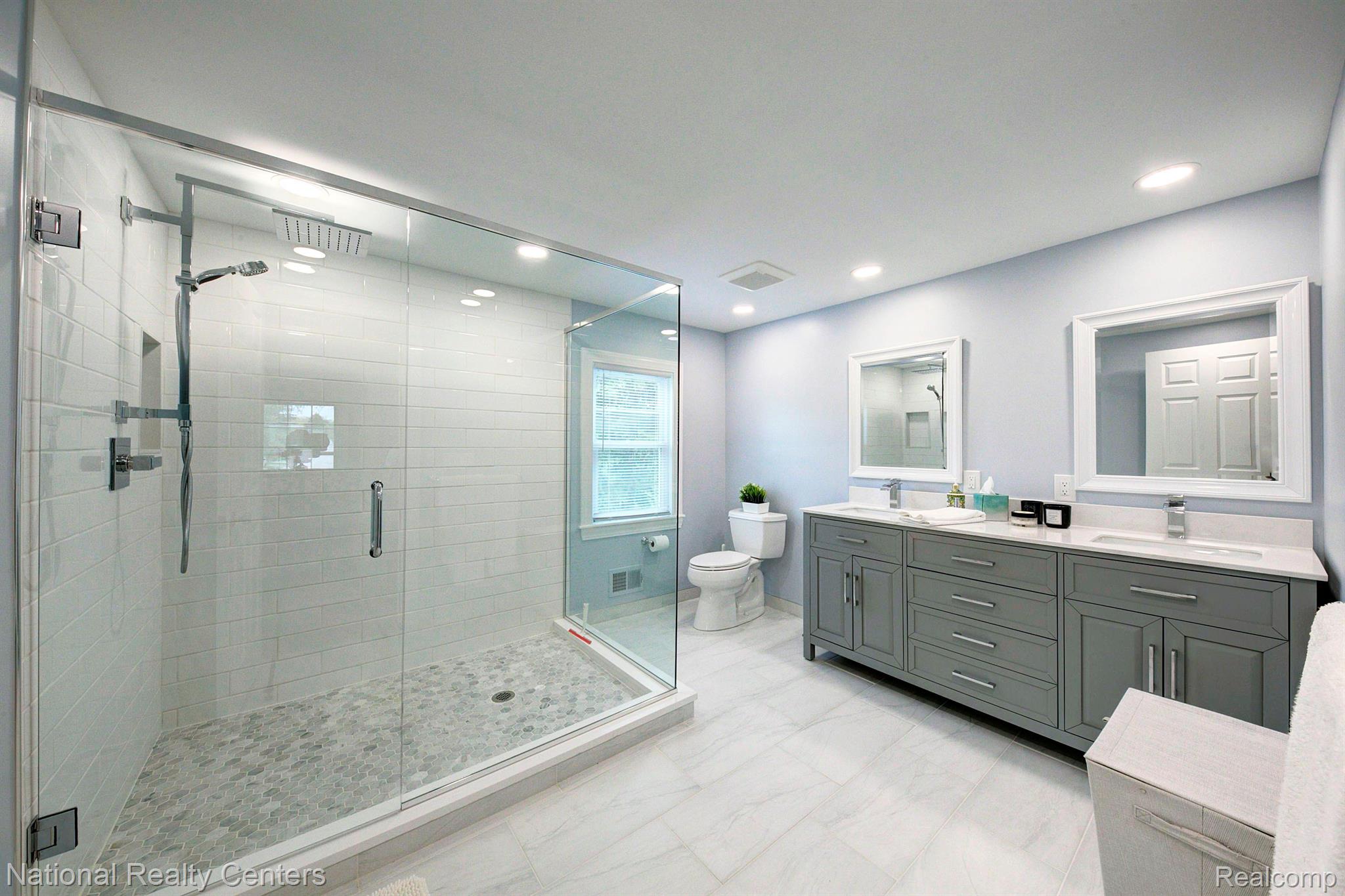 3203 E BRADFORD Drive