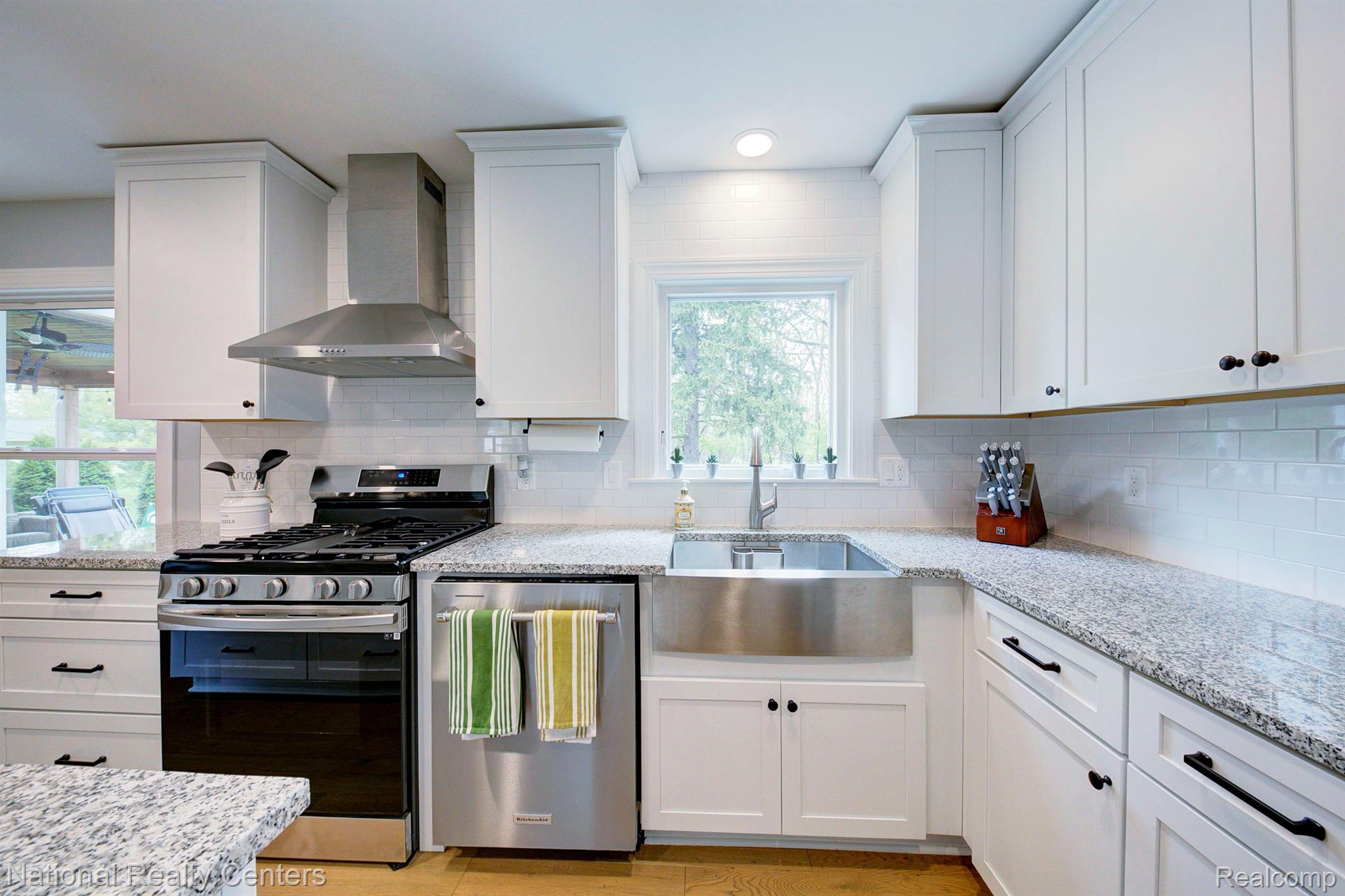 3203 E BRADFORD Drive