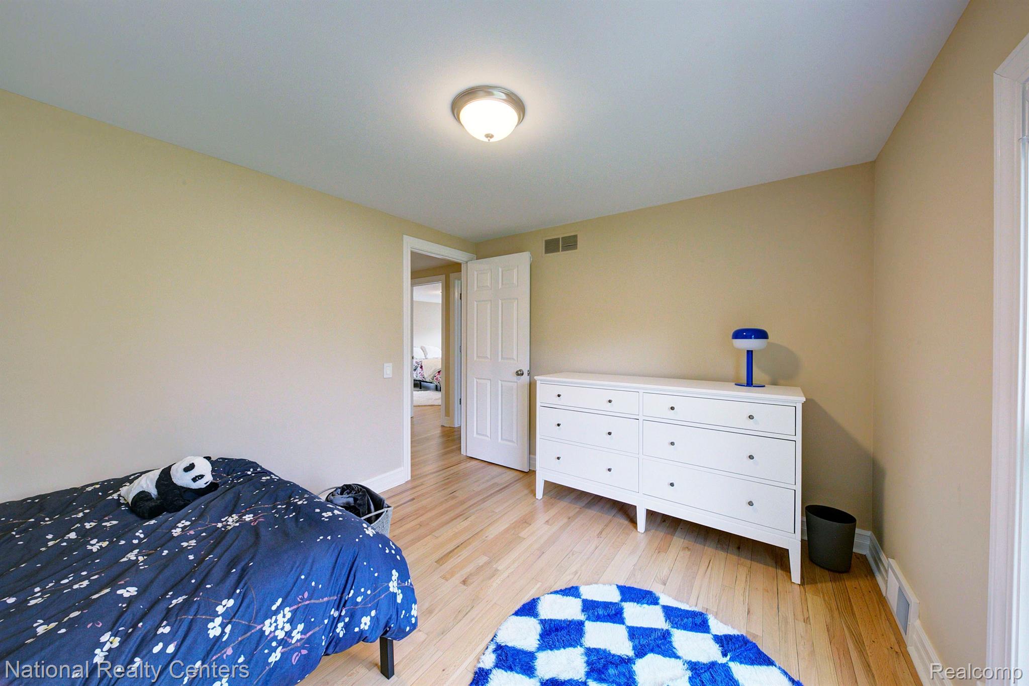 3203 E BRADFORD Drive