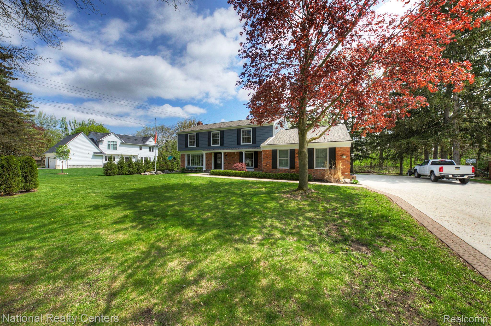 3203 E BRADFORD Drive