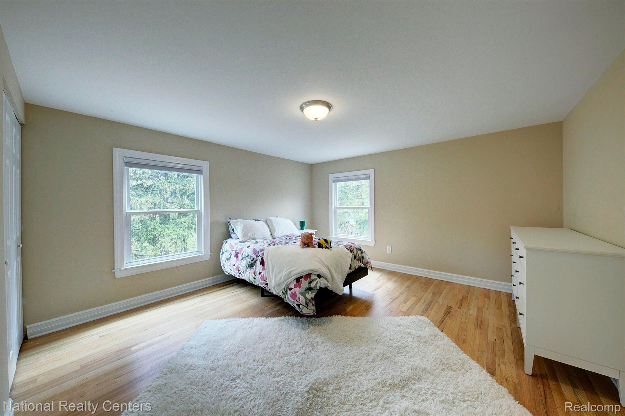 3203 E BRADFORD Drive