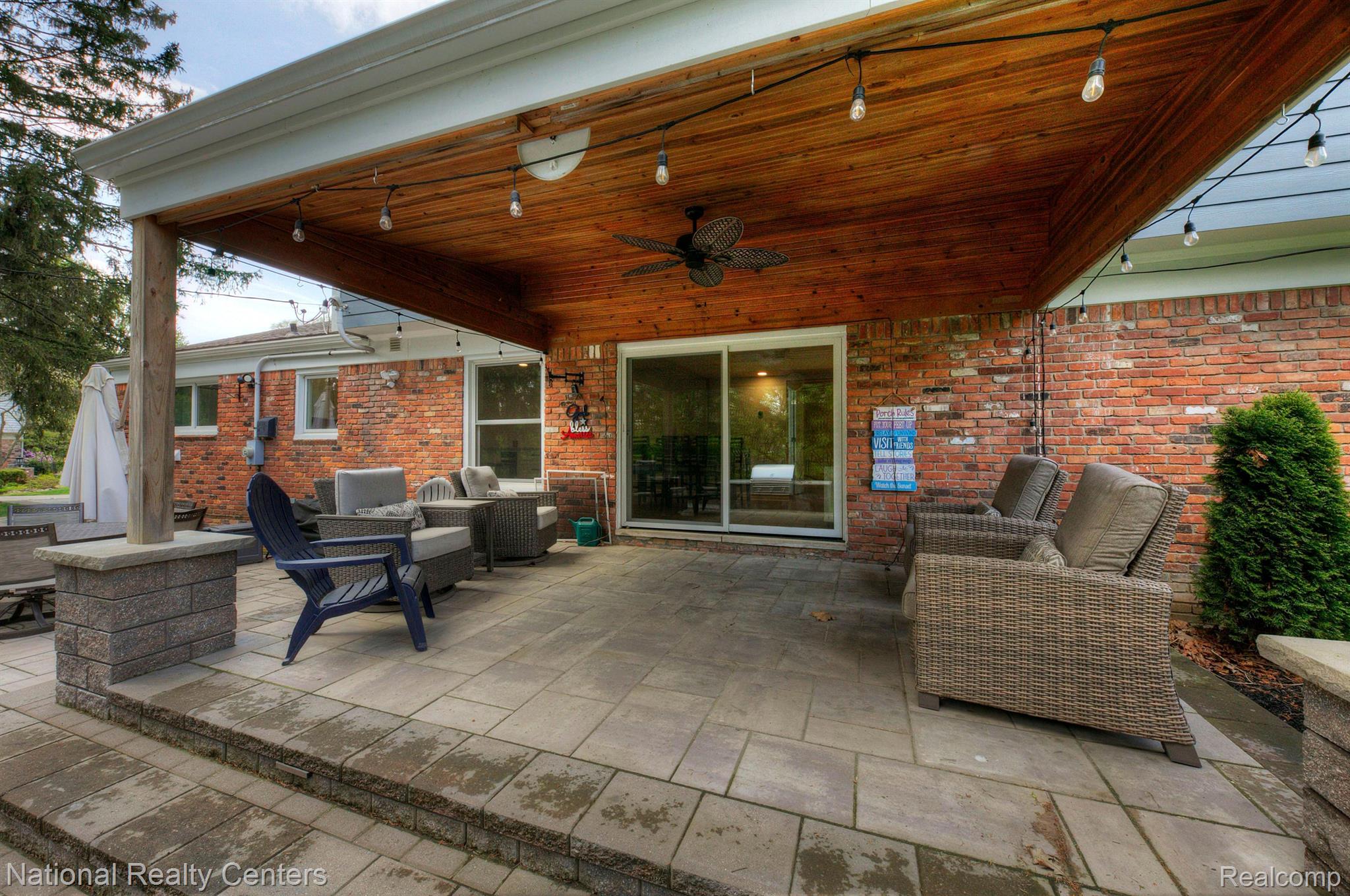 3203 E BRADFORD Drive