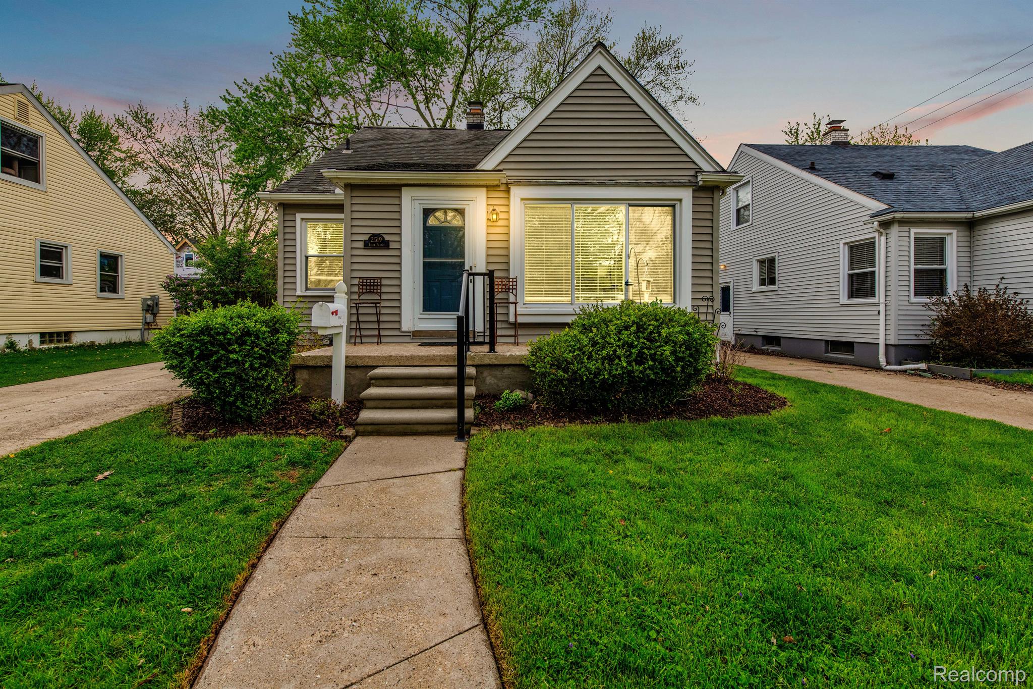 2519 TYLER Avenue