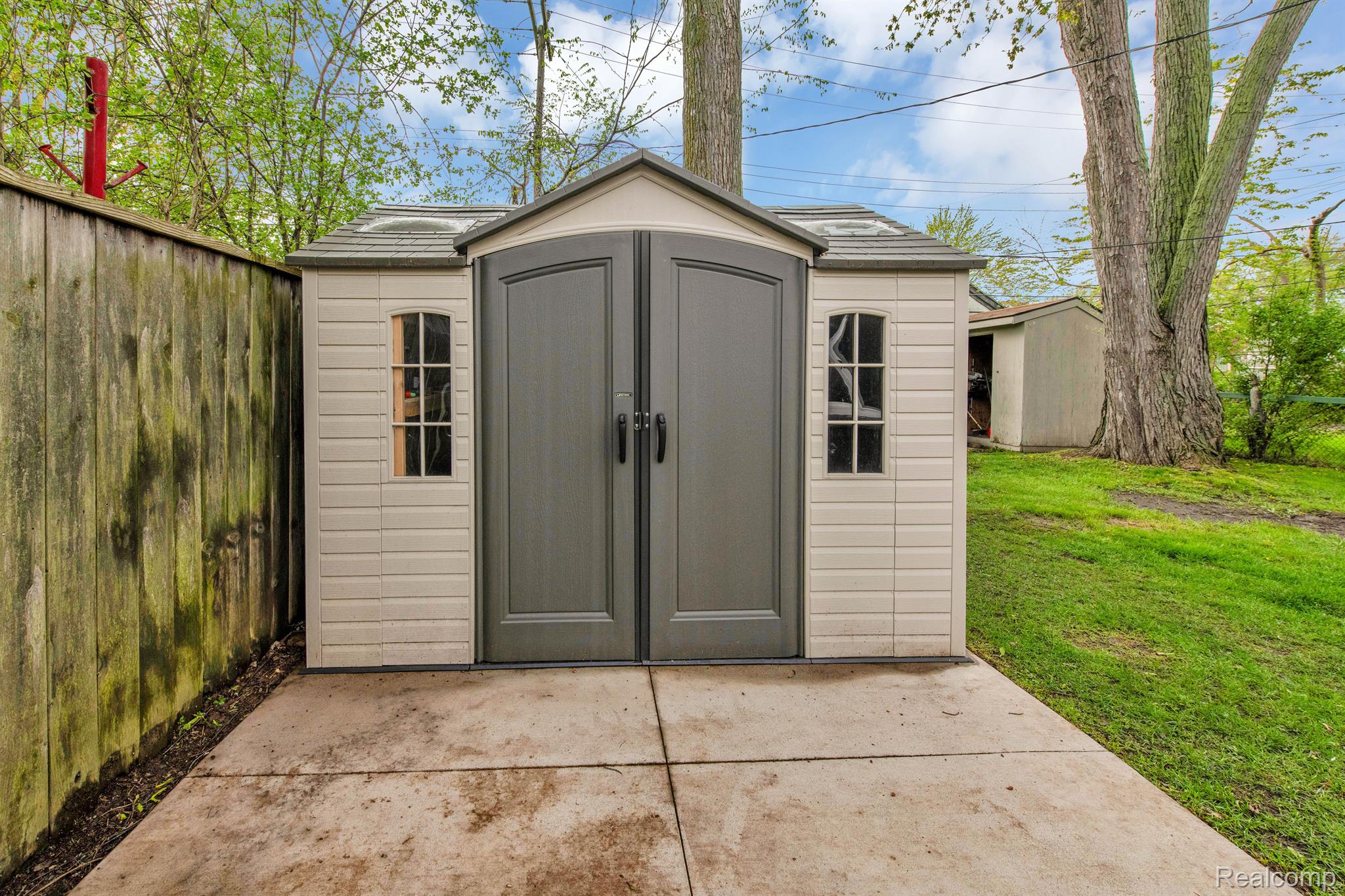 2519 TYLER Avenue