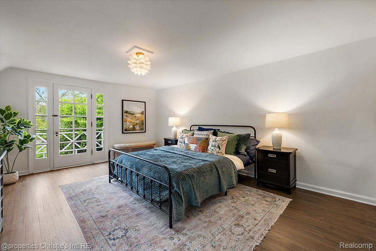 75 Grosse Pointe Blvd