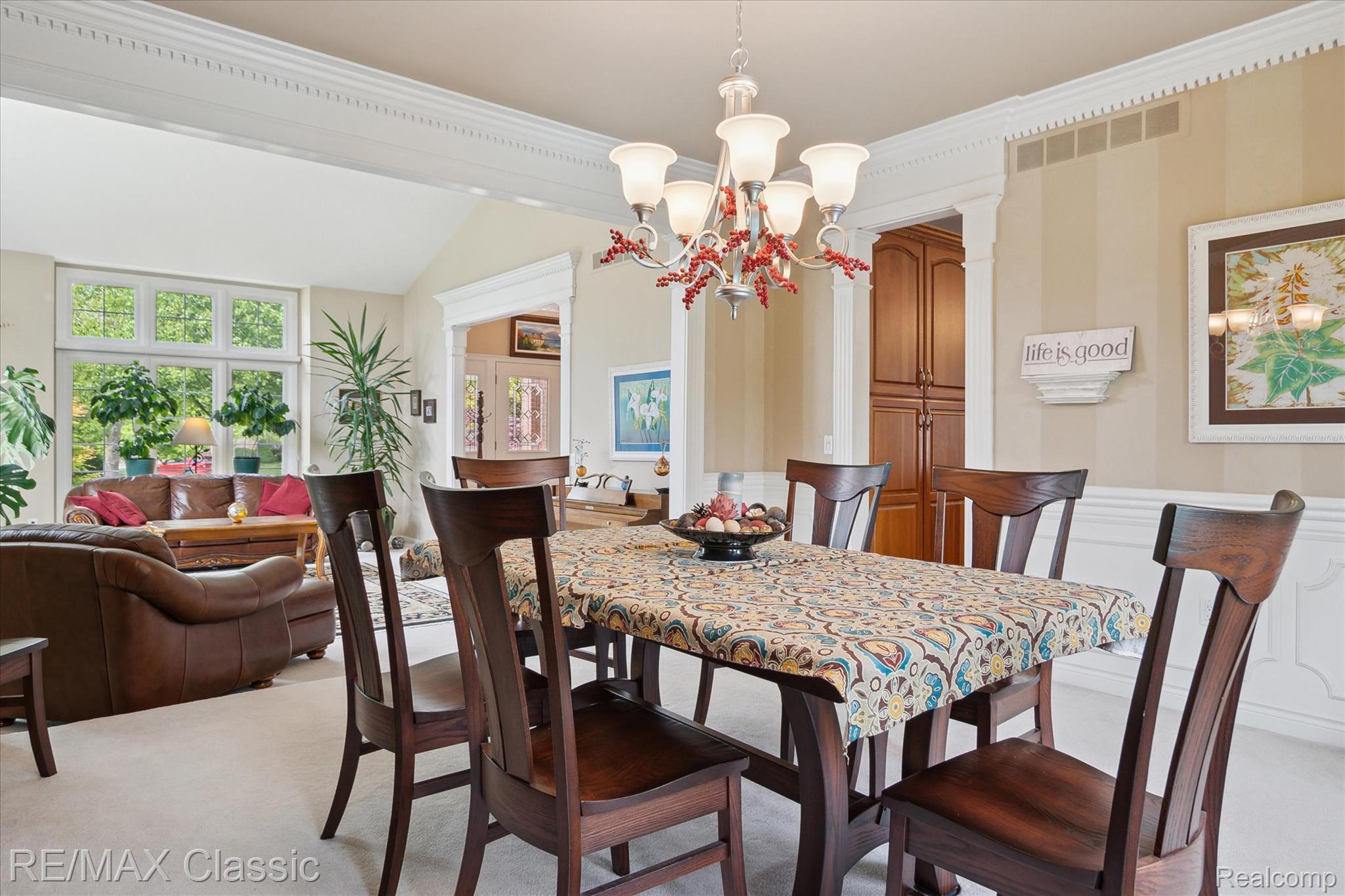 21982 York Mills Circle