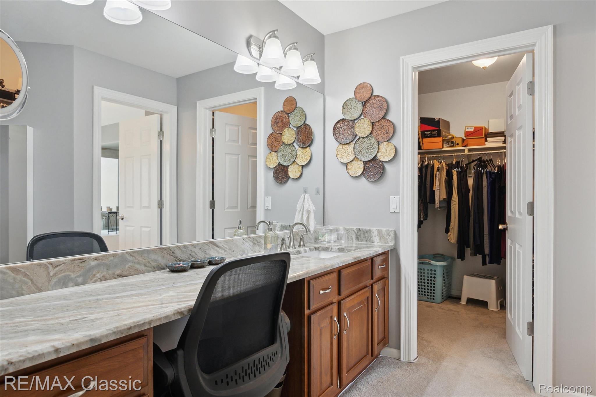 21982 York Mills Circle