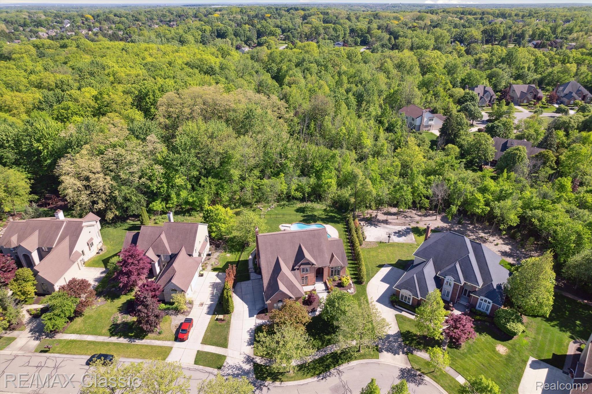 21982 York Mills Circle