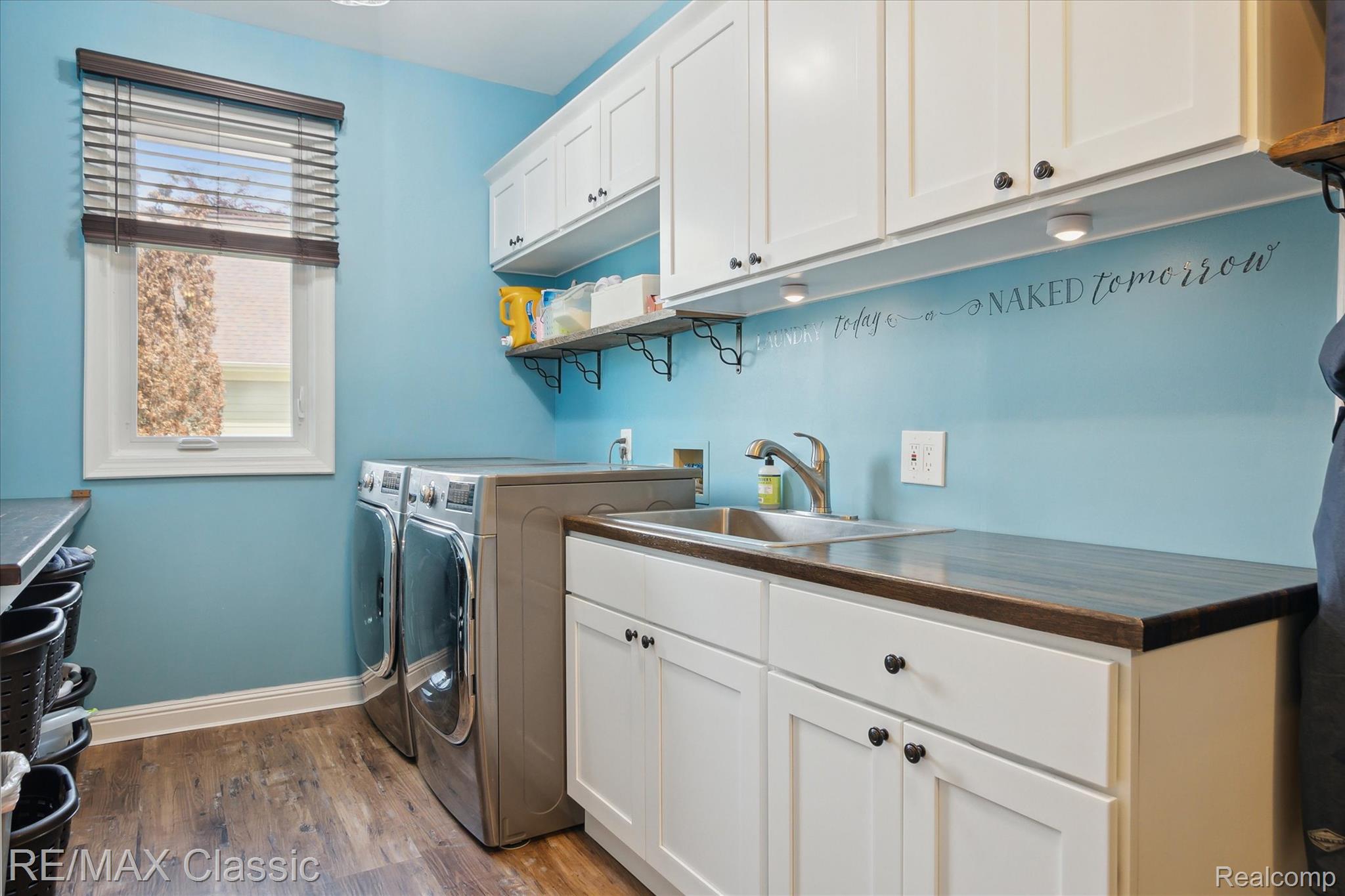 21982 York Mills Circle