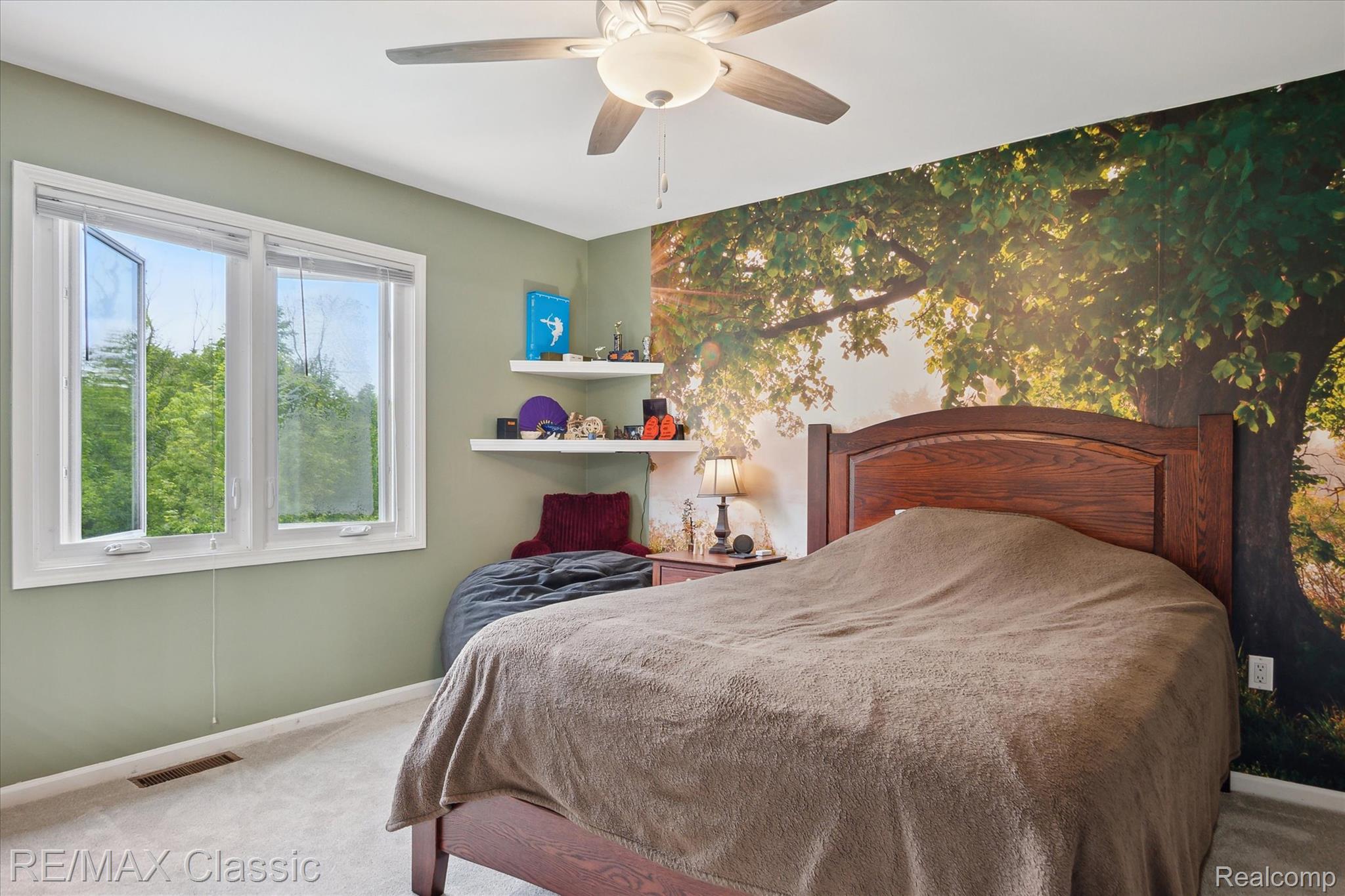 21982 York Mills Circle