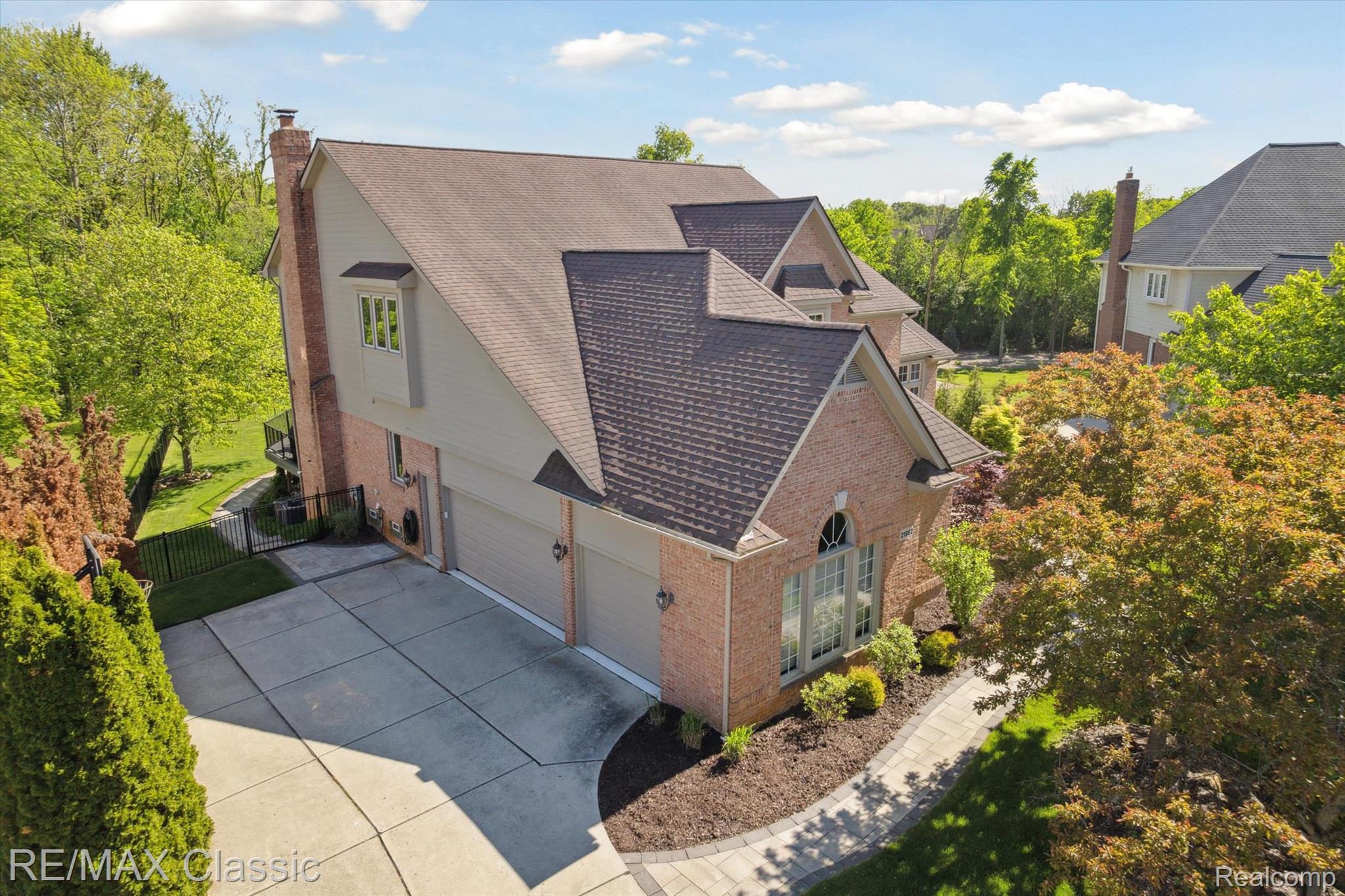 21982 York Mills Circle