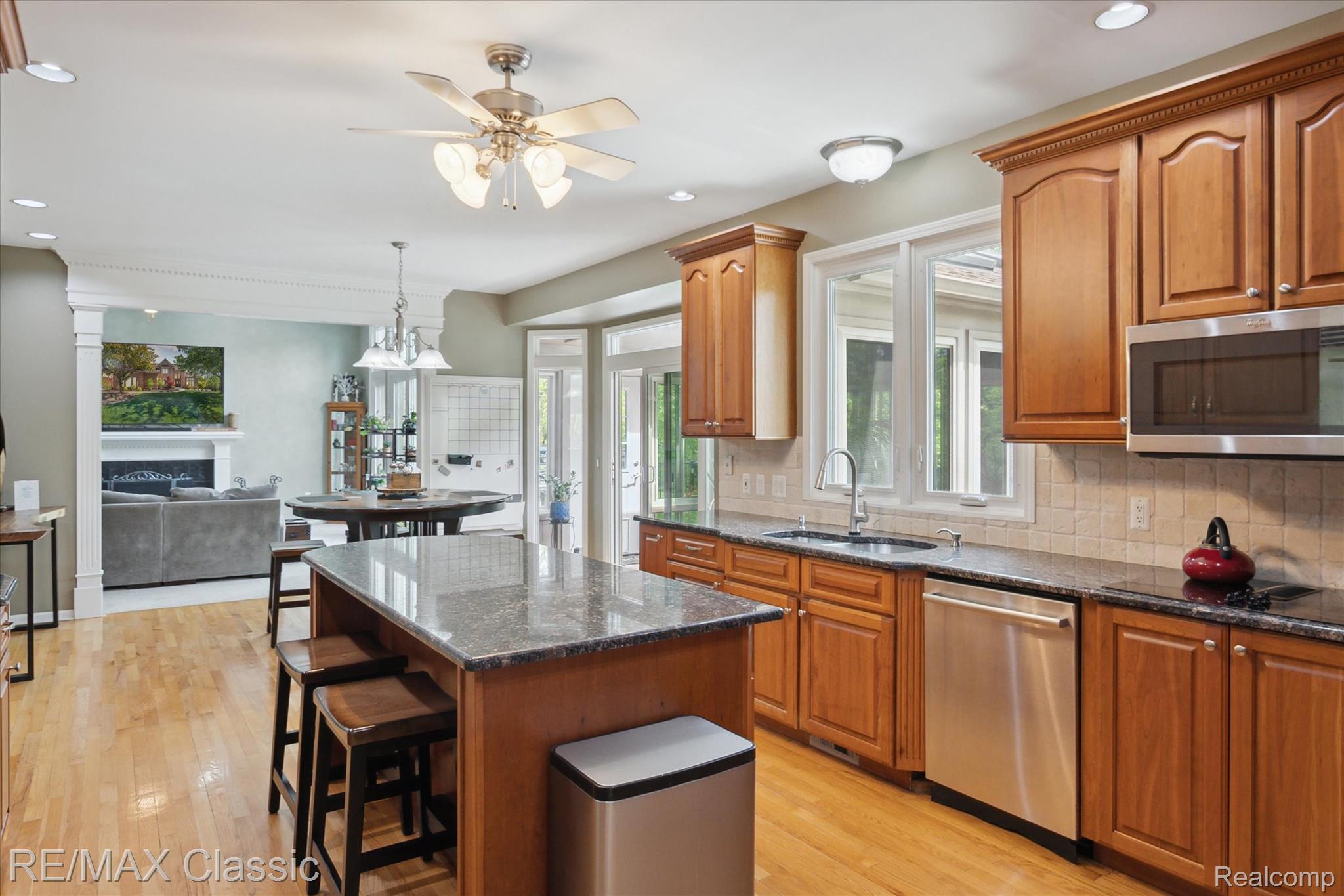 21982 York Mills Circle