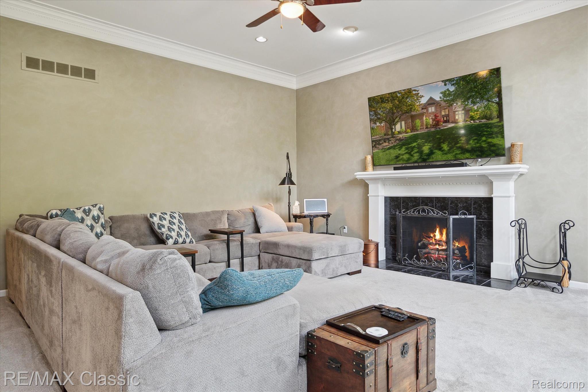 21982 York Mills Circle