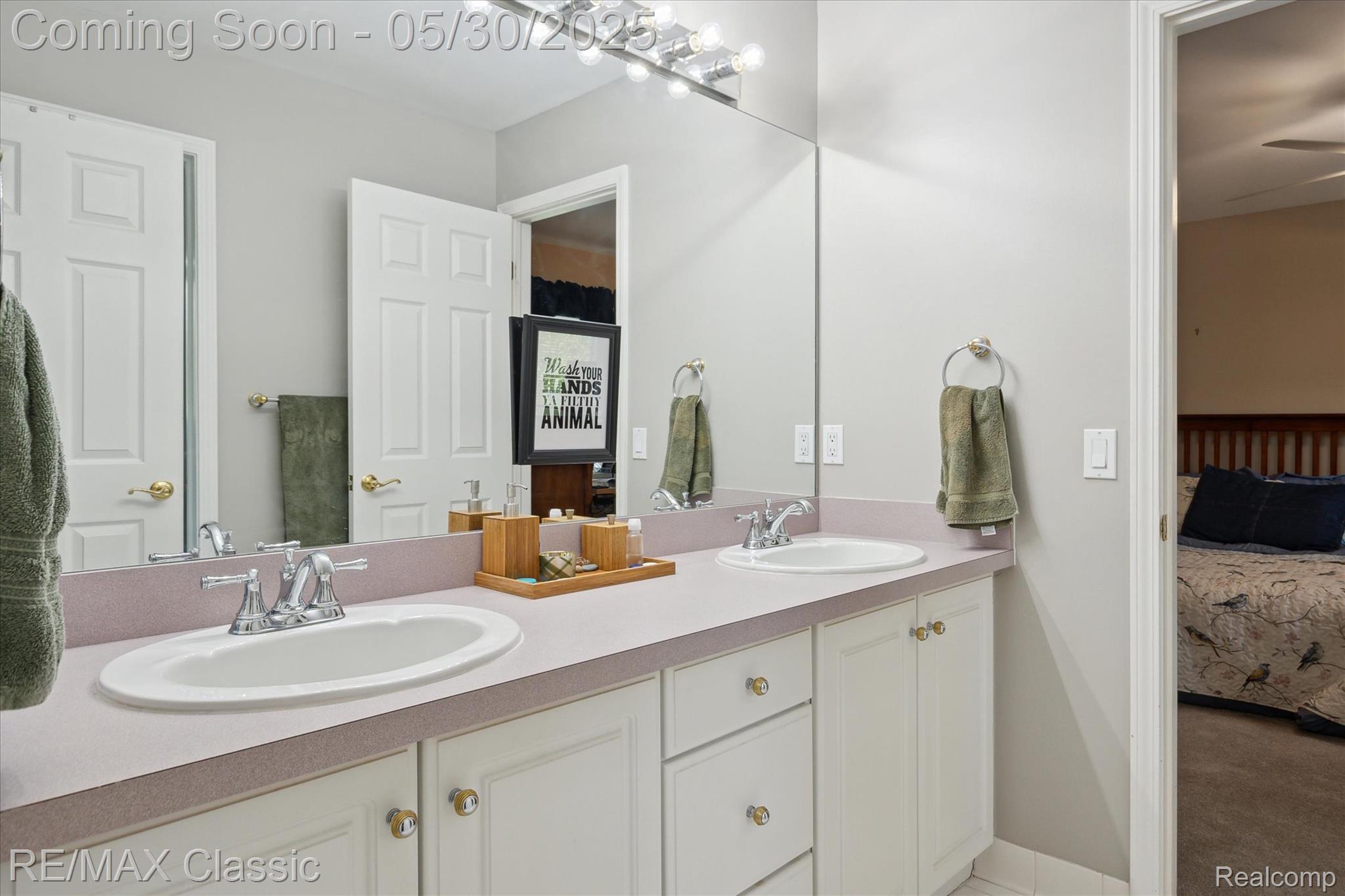 21982 York Mills Circle