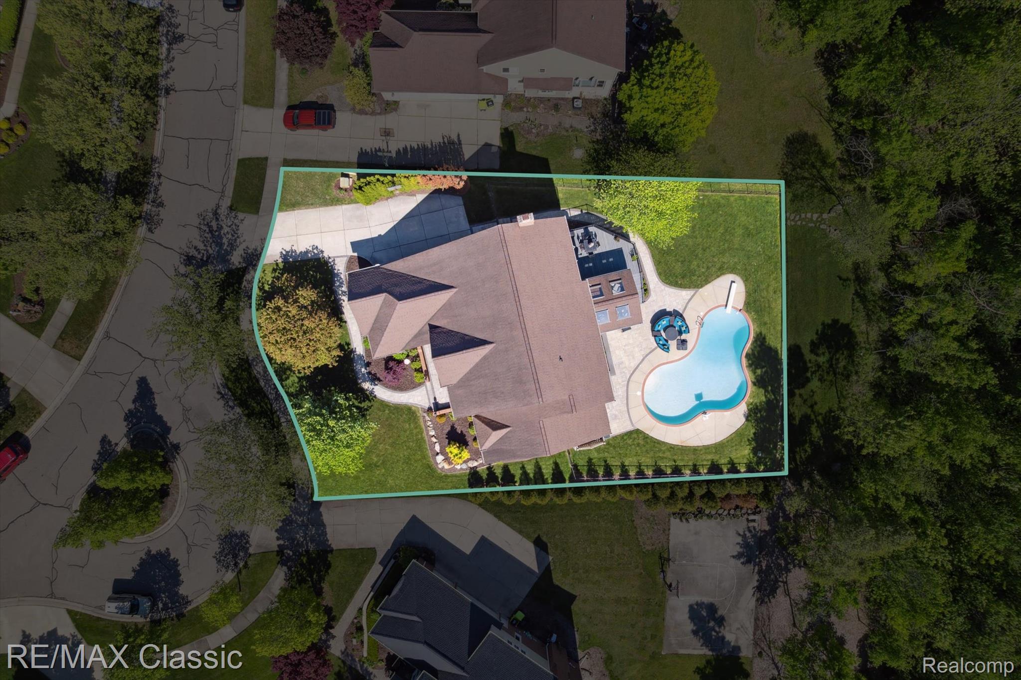 21982 York Mills Circle